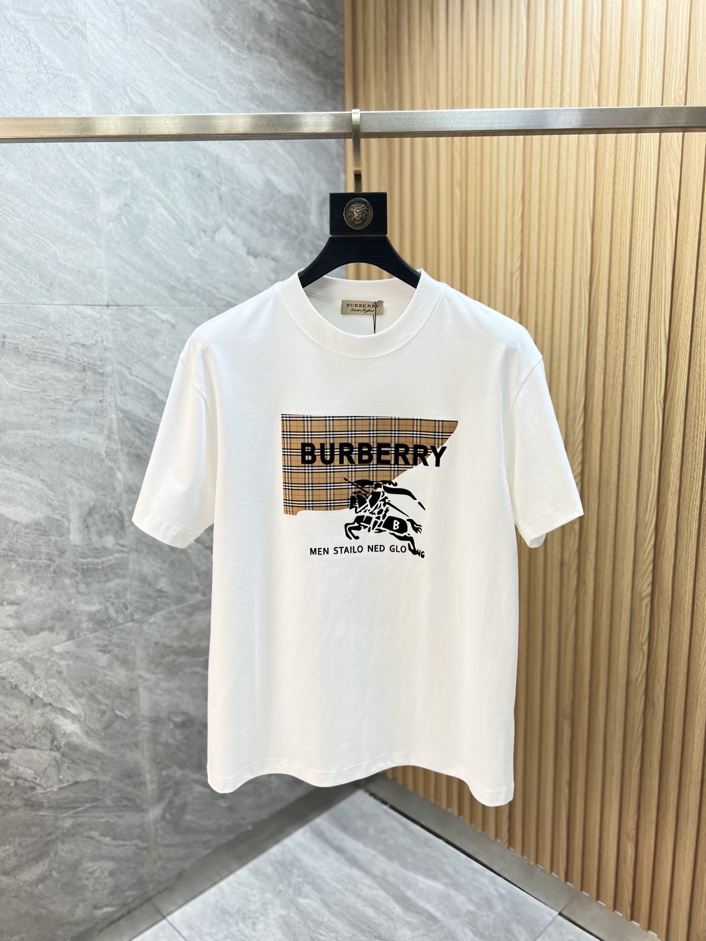 NO:910234,Burberry/Burberry 2026 spring and summer new products, complete with three labels, pure cotton short-sleeved T-shirt, good product does not need to be introduced too much, look at the details, counter size S-XXXL / recommended M,, burberry, burberry, T-shirt, tees, t-shirt,19860909Burberry/巴宝莉 2026春夏新品 三标齐全 纯棉短袖T恤 好货不用过多介绍 看细节 专柜码数S-XXXL /建议M,,burberry,burberry,T-shirt,tees，t-shirt,,Men's clothing