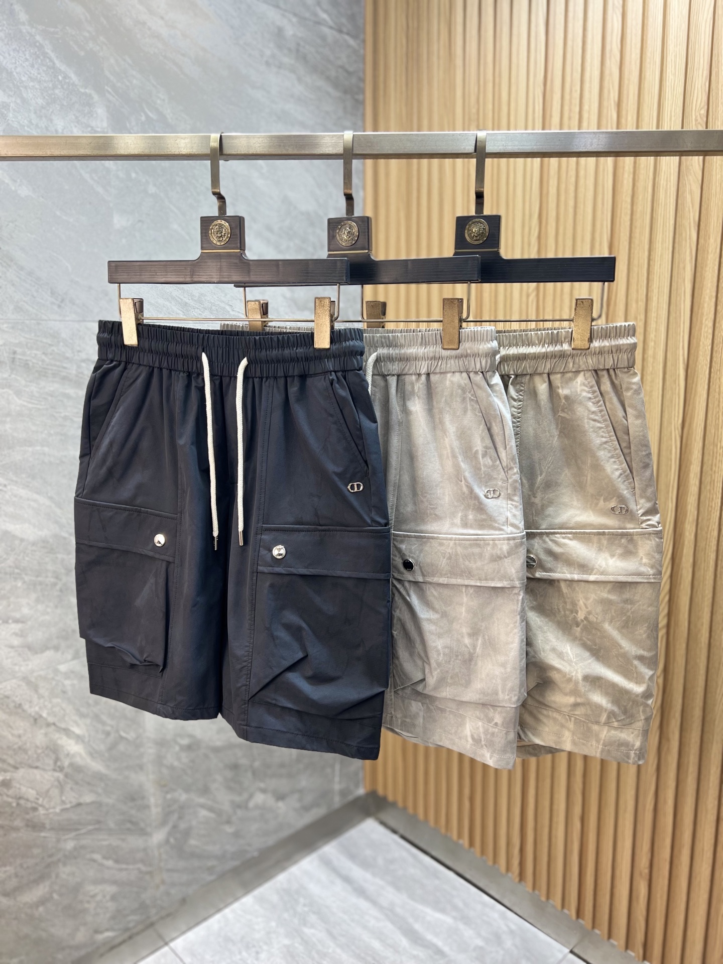NO:905745,Dior/Dior 2026 spring and summer new products, complete with three labels, casual pants, five-point shorts, good products without too much introduction, look at the details, counter size M-XXXL 175/upper body recommended L,, dior, dior, shorts,19860909Dior/迪奥 2026春夏新品 三标齐全 休闲裤 五分短裤 好货不用过多介绍 看细节 专柜码数M-XXXL 175/上身建议L,,dior,dior,shorts,,Men's clothing