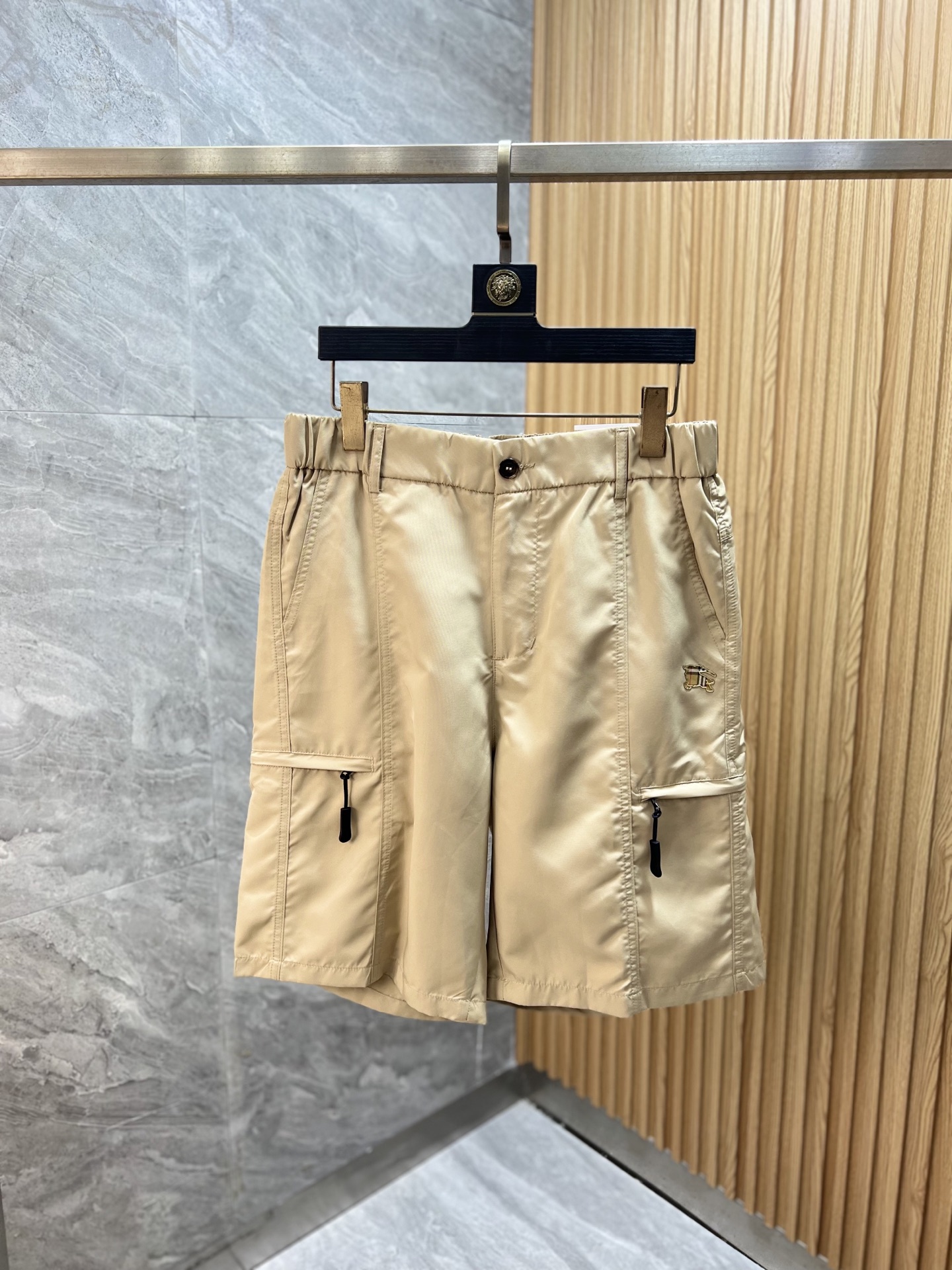 NO:905752,Burberry/Burberry 2026 spring and summer new products, complete with three labels, casual pants, five-point shorts, good products, no need to introduce too much, look at the details, counter size M-XXXL 175/upper body recommended L,, burberry, burberry, shorts,19860909Burberry/巴宝莉 2026春夏新品 三标齐全 休闲裤 五分短裤 好货不用过多介绍 看细节 专柜码数M-XXXL 175/上身建议L,,burberry,burberry,shorts,,Men's clothing