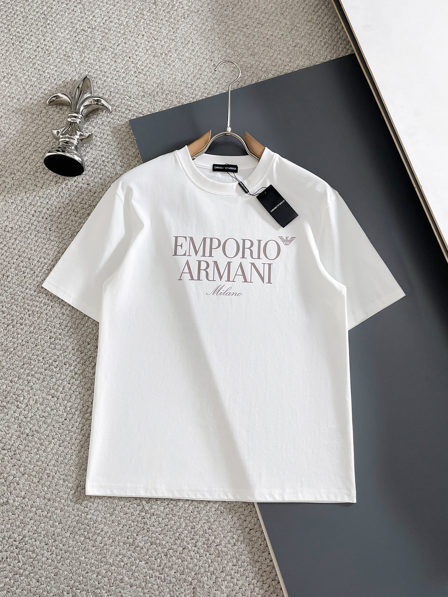 NO:912910,Armani/Armani 2026 spring and summer new products, complete with three labels, mercerized cotton short-sleeved T-shirt, good product without too much introduction, look at the details, counter size M-XXXL / recommended L,, armani, armani, T-shirt, tees, t-shirt,19860909Armani/阿玛尼 2026春夏新品 三标齐全 丝光棉短袖T恤 好货不用过多介绍 看细节 专柜码数M-XXXL /建议L,,armani,armani,T-shirt,tees，t-shirt,,Men's clothing