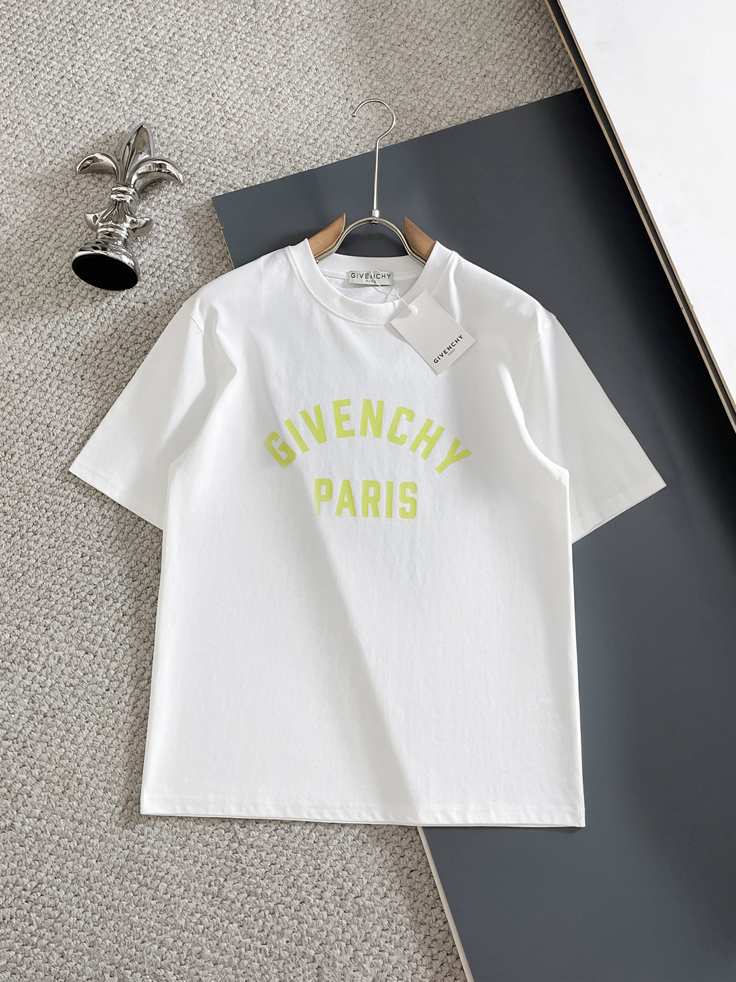 NO:912913,give/Givenchy 2026 spring and summer new products, complete with three standards, mercerized cotton short-sleeved T-shirt, good product without too much introduction, look at the details, counter size M-XXXL / recommended L,,givenchy,givenchy,T-shirt,tees,t-shirt,19860909give/纪梵希 2026春夏新品 三标齐全 丝光棉短袖T恤 好货不用过多介绍 看细节 专柜码数M-XXXL /建议L,,givenchy,givenchy,T-shirt,tees，t-shirt,,Men's clothing