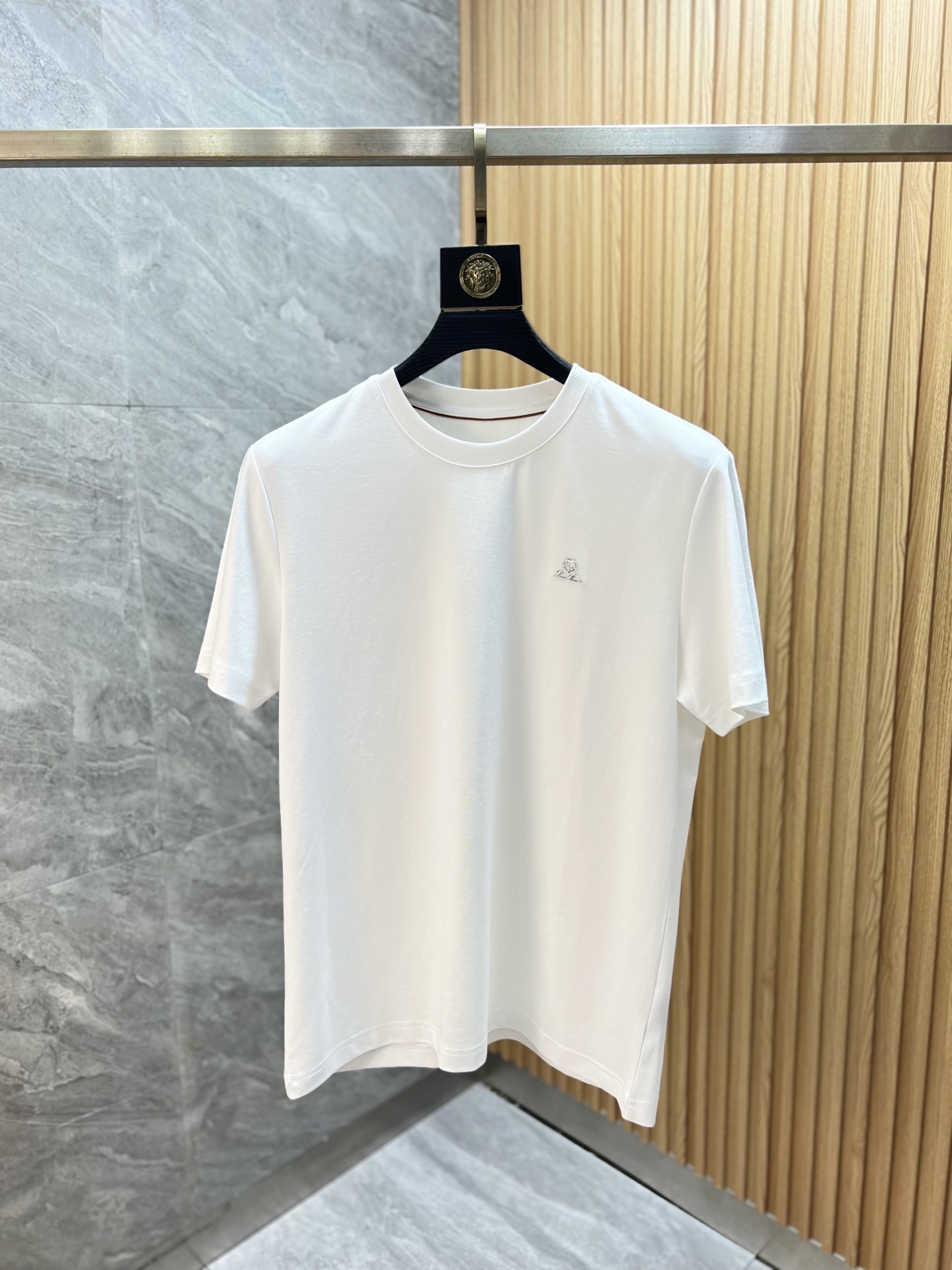 NO:913719,LP 1956 spring and summer new products, complete with three labels, round neck short-sleeved T-shirt, good product without too much introduction, look at the details, counter size M-XXXXL, loro piana, T-shirt, tees, t-shirt,19860909LP 1956春夏新品上新 三标齐全 圆领短袖T恤 好货不用过多介绍 看细节 专柜码数M-XXXXL,,loro piana,T-shirt,tees，t-shirt,,Men's clothing