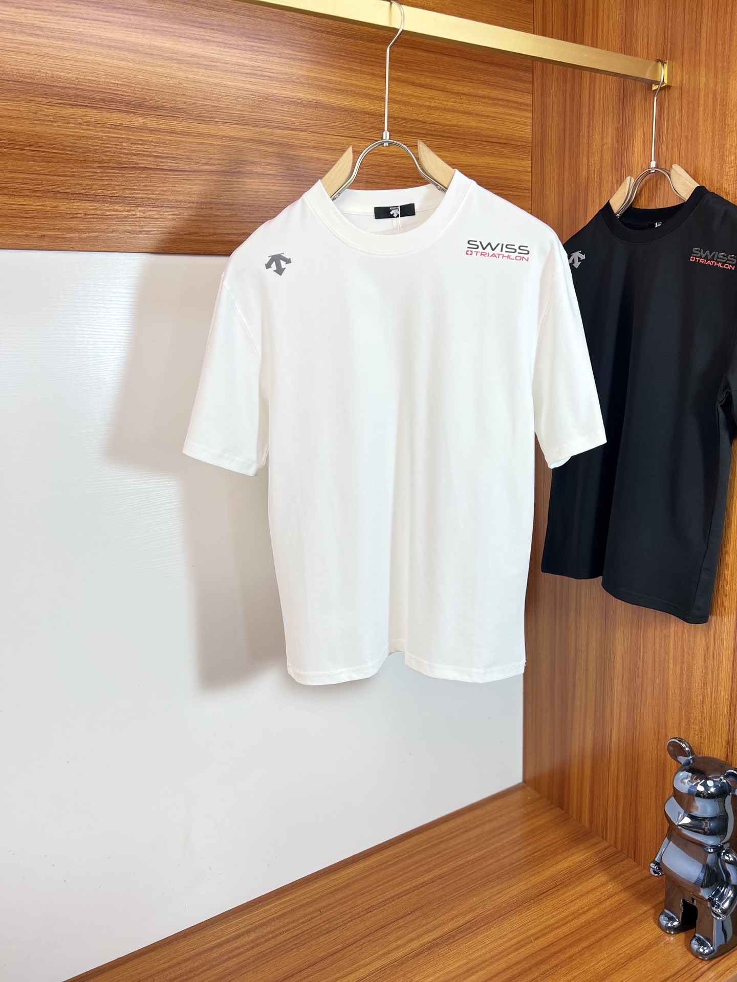NO:913750,Descente's 2026 spring and summer new products, complete with three labels, mercerized cotton short-sleeved T-shirt, good product, no need to introduce too much, look at the details, counter size M-XXXL 175/140, recommended L,, T-shirt, tees, t-shirt,19860909迪桑特 2026春夏新品 三标齐全 丝光棉短袖T恤 好货不用过多介绍 看细节 专柜码数M-XXXL 175/140建议L,,T-shirt,tees，t-shirt,,Men's clothing