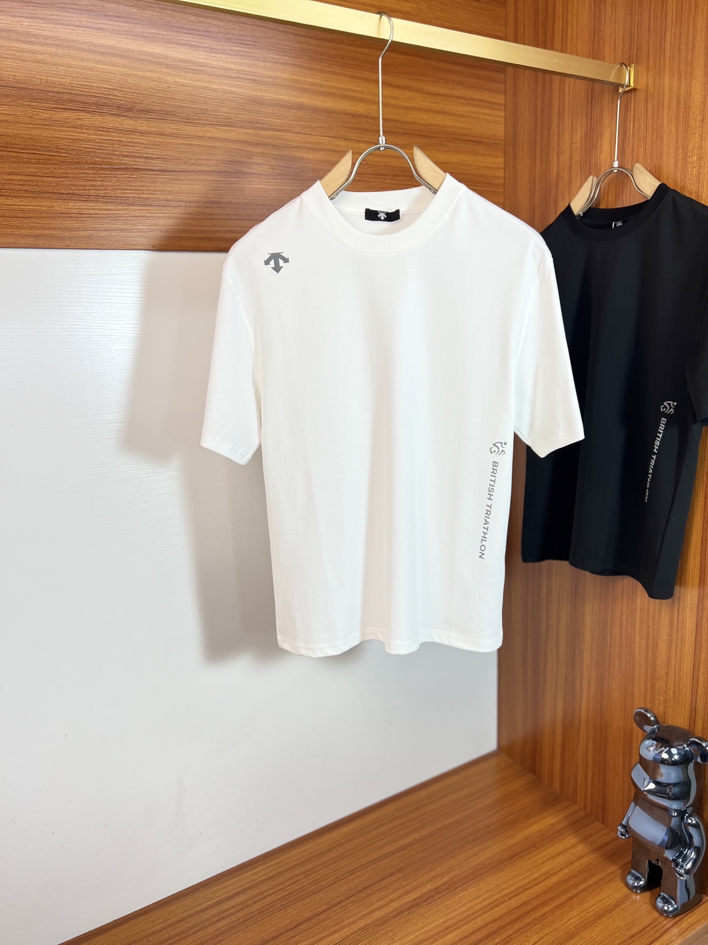 NO:913754,Descente's 2026 spring and summer new products, complete with three labels, mercerized cotton short-sleeved T-shirt, good product, no need to introduce too much, look at the details, counter size M-XXXL 175/140, recommended L,, T-shirt, tees, t-shirt,19860909迪桑特 2026春夏新品 三标齐全 丝光棉短袖T恤 好货不用过多介绍 看细节 专柜码数M-XXXL 175/140建议L,,T-shirt,tees，t-shirt,,Men's clothing