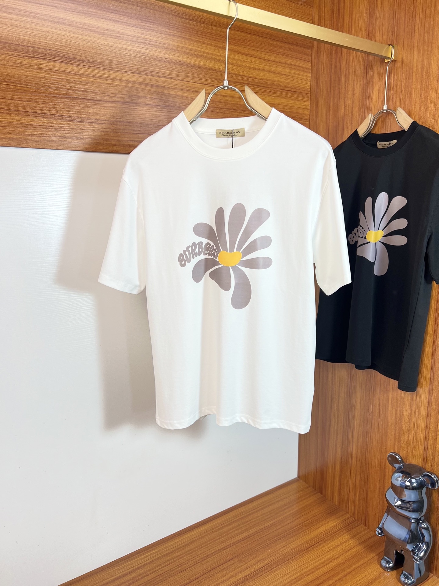 NO:913747,Burberry/Burberry 2026 spring and summer new products, complete with three labels, mercerized cotton short-sleeved T-shirt, good product without too much introduction, look at the details, counter size M-XXXL 175/140, recommended L,, burberry, burberry, T-shirt, tees, t-shirt,19860909Burberry/巴宝莉 2026春夏新品 三标齐全 丝光棉短袖T恤 好货不用过多介绍 看细节 专柜码数M-XXXL 175/140建议L,,burberry,burberry,T-shirt,tees，t-shirt,,Men's clothing