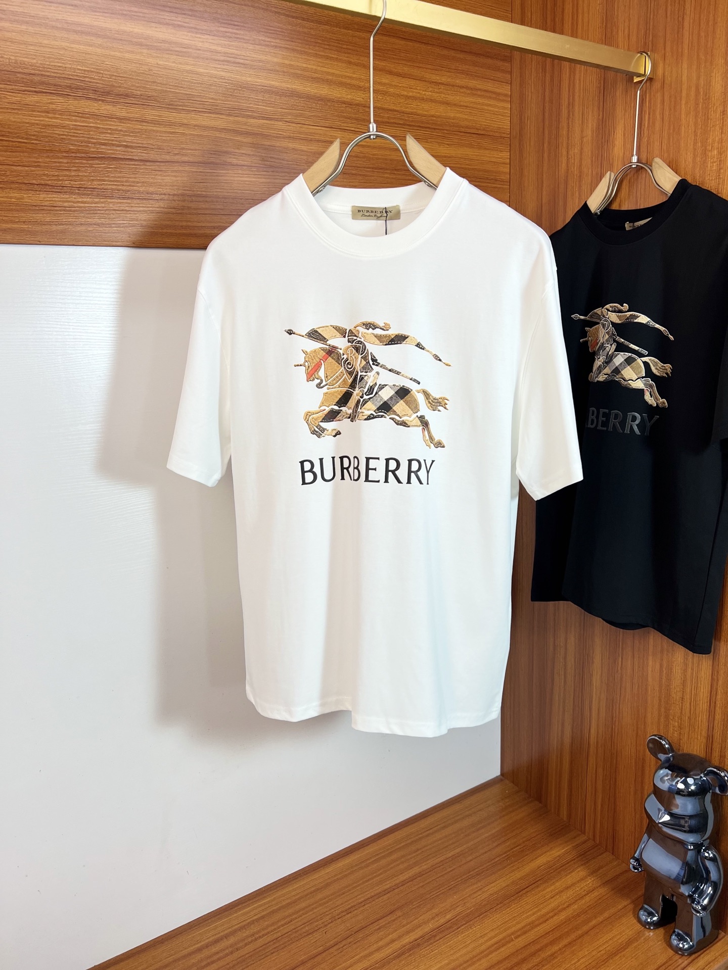 NO:913758,Burberry/Burberry 2026 spring and summer new products, complete with three labels, mercerized cotton short-sleeved T-shirt, good product without too much introduction, look at the details, counter size M-XXXL 175/140, recommended L,, burberry, burberry, T-shirt, tees, t-shirt,19860909Burberry/巴宝莉 2026春夏新品 三标齐全 丝光棉短袖T恤 好货不用过多介绍 看细节 专柜码数M-XXXL 175/140建议L,,burberry,burberry,T-shirt,tees，t-shirt,,Men's clothing