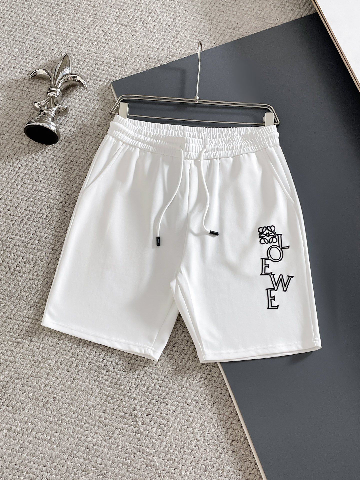 NO:926021,Loewe/Luo Yiwei 2026 spring and summer new products, complete with three labels, elastic band five-point casual pants and shorts, good products without too much introduction, look at the details, counter size M-XXXL 175/upper body recommended L,,loewe,loewe,shorts,19860909Loewe/罗意威 2026春夏新品 三标齐全 松紧带五分休闲裤短裤 好货不用过多介绍 看细节 专柜码数M-XXXL 175/上身建议L,,loewe,loewe,shorts,,Men's clothing
