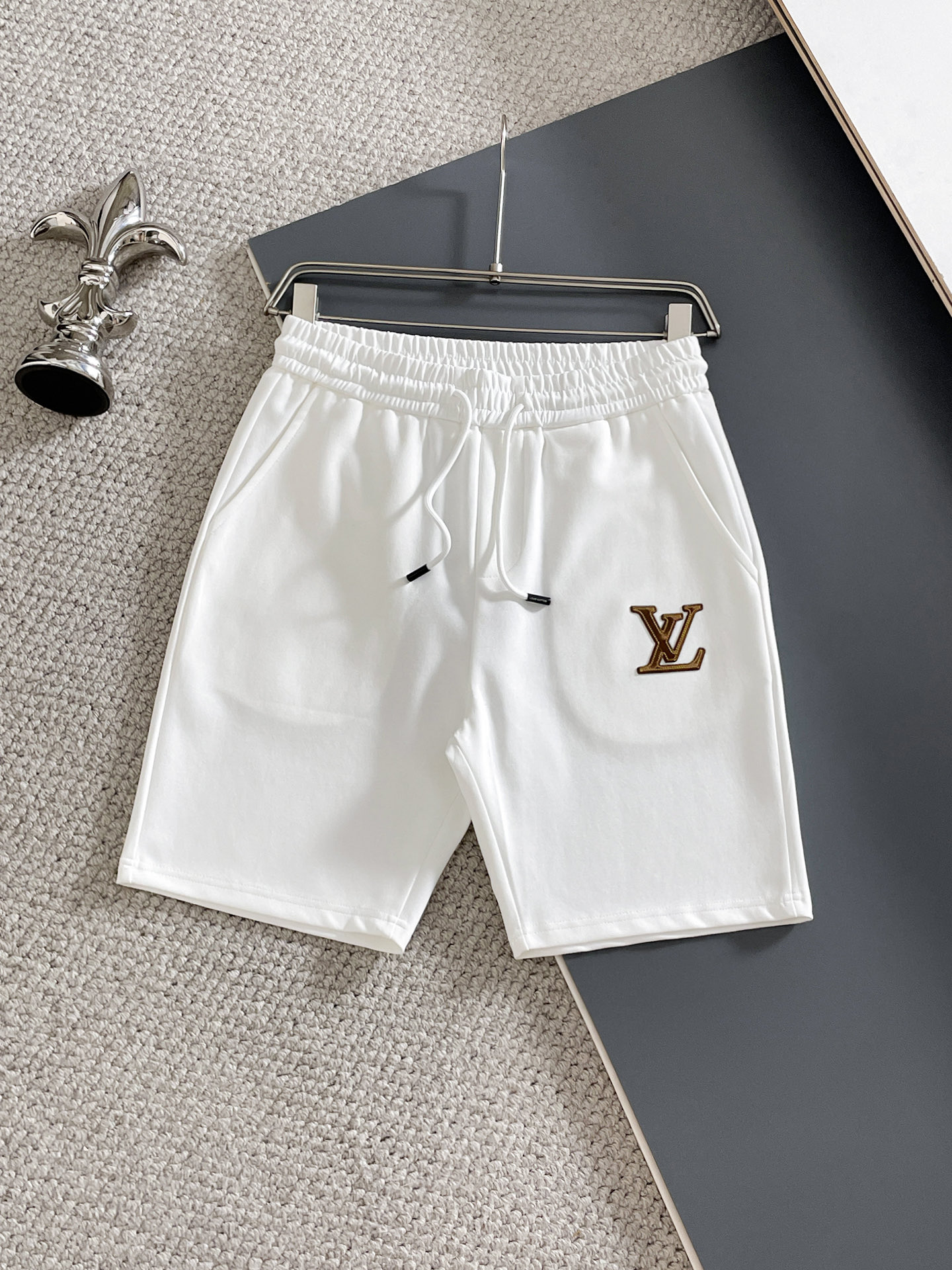 NO:926072,LV/Louis Vuitton 2026 spring and summer new products, complete with three labels, elastic band five-point casual pants and shorts, good products need no introduction, look at the details, counter size M-XXXL 175/upper body recommended L,, louis vuitton, louis vuitton, shorts,19860909LV/路易威登 2026春夏新品 三标齐全 松紧带五分休闲裤短裤 好货不用过多介绍 看细节 专柜码数M-XXXL 175/上身建议L,,louis vuitton,louis vuitton,shorts,,Men's clothing