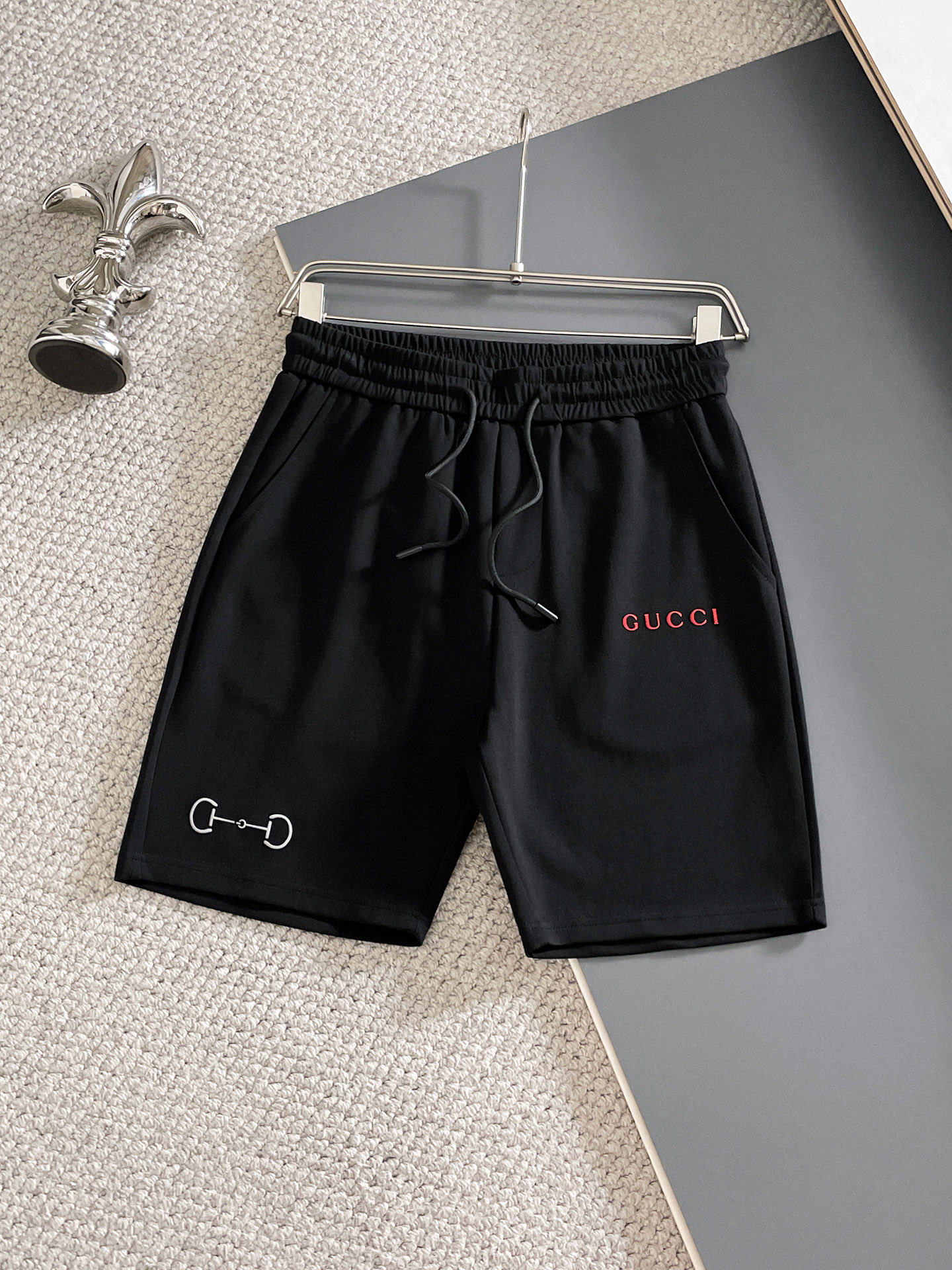 NO:926089,Gucci/Gucci 2026 spring and summer new products, complete with three labels, elastic band, casual pants and shorts, no need to introduce too much about the good products, look at the details, counter size M-XXXL 175/upper body recommended L,,gucci,shorts,19860909Gucci/古奇 2026春夏新品 三标齐全 松紧带五分休闲裤短裤 好货不用过多介绍 看细节 专柜码数M-XXXL 175/上身建议L,,gucci,shorts,,Men's clothing