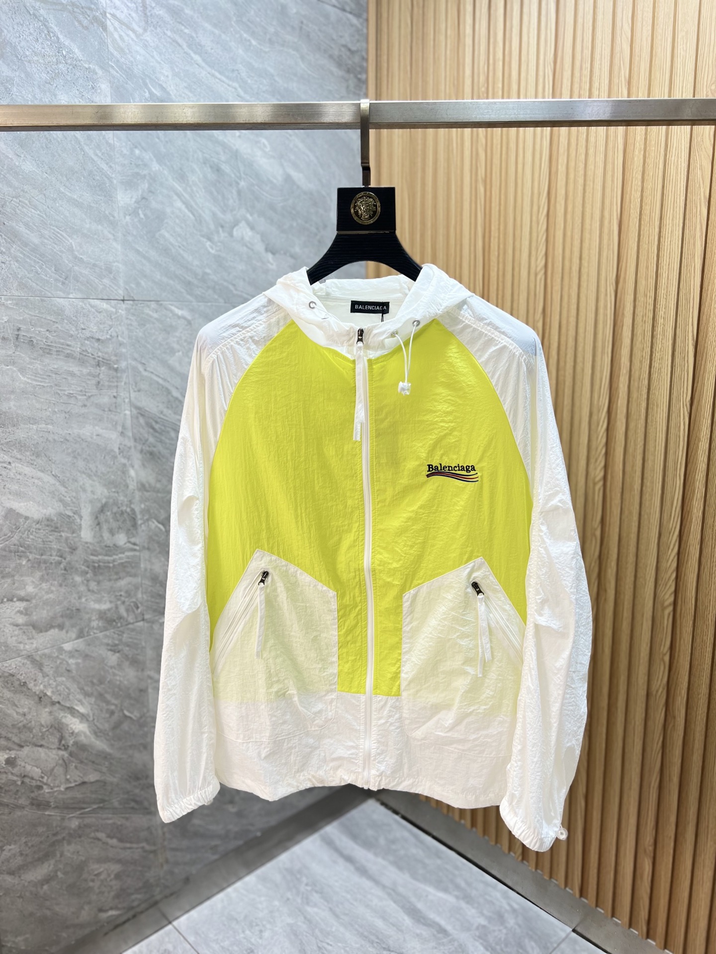 NO:928271,Balenciaga/Balenciaga 2025 spring and summer new products, complete with three standards, sun protection clothing, good products, no need to introduce too much, look at the details, counter size M-XXXL 175/140, recommended L,, balenciaga, balenciaga,19860909Balenciaga/巴黎世家 2025年春夏新品上新 三标齐全 防晒服 好货不用过多介绍 看细节 专柜码数M-XXXL 175/140建议L,,balenciaga,balenciaga,,Men's clothing