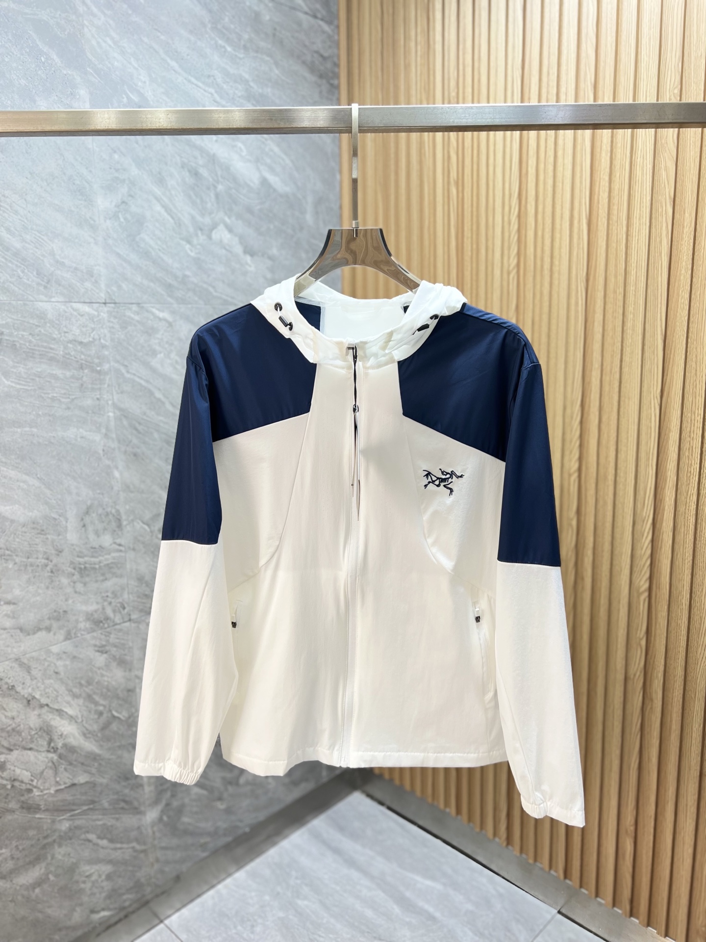 NO:928279,Arc/Arc'teryx 2025 spring and summer new products, complete with three standards, sun protection clothing, good products, no need to introduce too much, look at the details, counter size M-XXXL 175/140, recommended L, arc'teryx,19860909Arc/始祖鸟 2025年春夏新品上新 三标齐全 防晒服 好货不用过多介绍 看细节 专柜码数M-XXXL 175/140建议L,arc'teryx,,Men's clothing