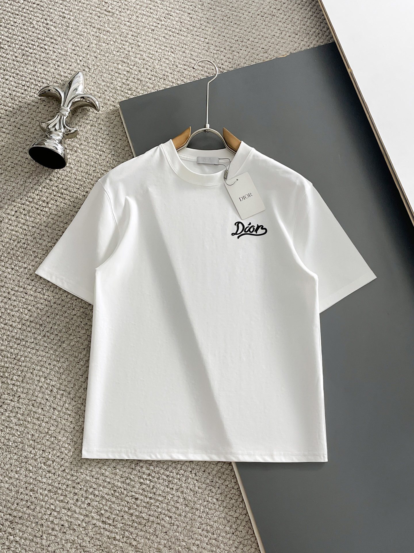 NO:928188,Dior/Dior 2026 spring and summer new products, complete with three labels, mercerized cotton round neck short-sleeved T-shirt, good product without too much introduction, look at the details, counter size M-XXXL / recommended L,, dior, dior, T-shirt, tees, t-shirt,19860909Dior/迪奥 2026年春夏新品上新 三标齐全 丝光棉圆领短袖T恤 好货不用过多介绍 看细节 专柜码数M-XXXL /建议L,,dior,dior,T-shirt,tees，t-shirt,,Men's clothing