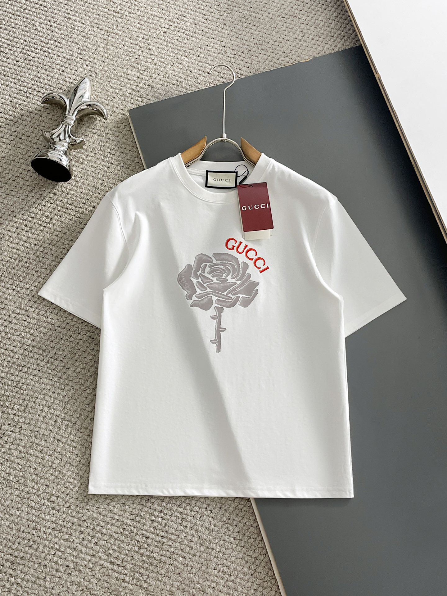 NO:928269,Gucci/Gucci 2026 spring and summer new products, complete with three labels, mercerized cotton round neck short-sleeved T-shirt, good product does not need to be introduced too much, look at the details, counter size M-XXXL / recommended L,, gucci, T-shirt, tees, t-shirt,19860909Gucci/古奇 2026年春夏新品上新 三标齐全 丝光棉圆领短袖T恤 好货不用过多介绍 看细节 专柜码数M-XXXL /建议L,,gucci,T-shirt,tees，t-shirt,,Men's clothing