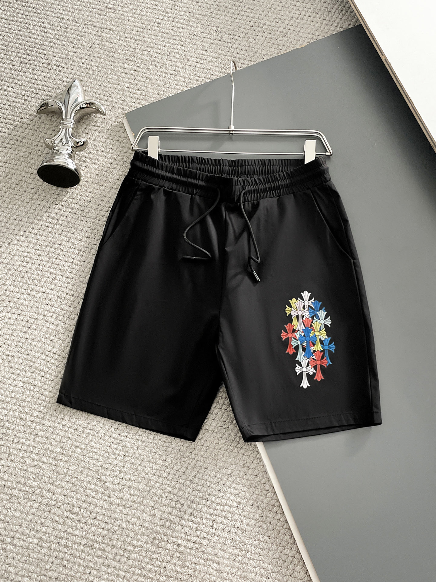NO:935813,Ch/Chrome Hearts 2026 spring and summer new products, complete with three labels, five-point shorts, good products without too much introduction, look at the details, counter size M-XXXL 175/140, upper body recommendation xL, slim fit,,chrome hearts,shorts,19860909Ch/克罗心 2026春夏新品 三标齐全 五分短裤 好货不用过多介绍 看细节 专柜码数M-XXXL 175/140上身建议xL 修身版型,,chrome hearts,shorts,,Men's clothing