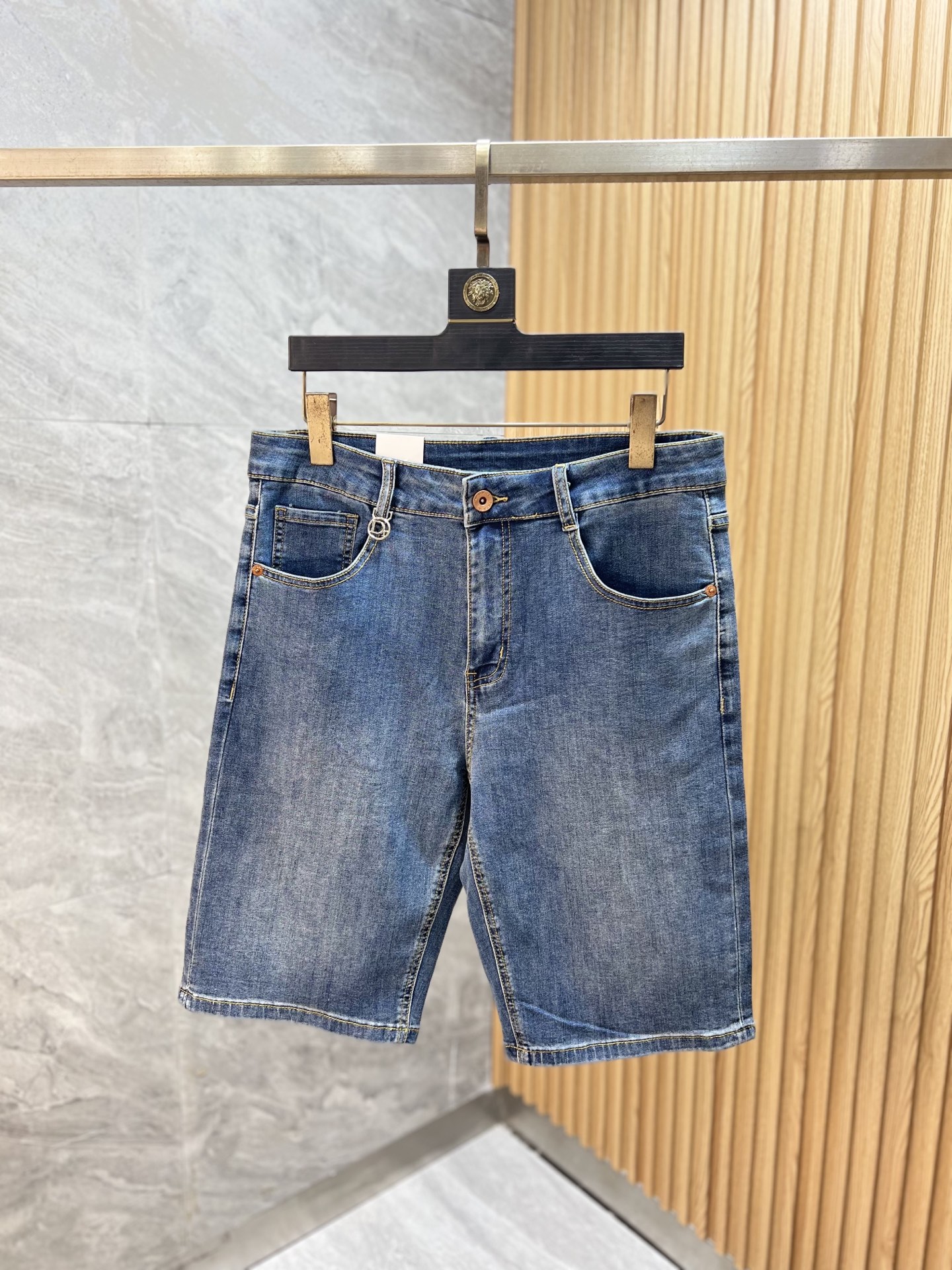 NO:937508,Dior/Dior 2026 spring and summer new products, complete with three labels, jeans, good products, no need to introduce too much, look at the details, counter size 28-38 / upper body size 32, dior, dior, jeans,19860909Dior/迪奥 2026春夏新品 三标齐全 牛仔裤 好货不用过多介绍 看细节 专柜码数28-38 /上身32码,,dior,dior,jeans,,Men's clothing