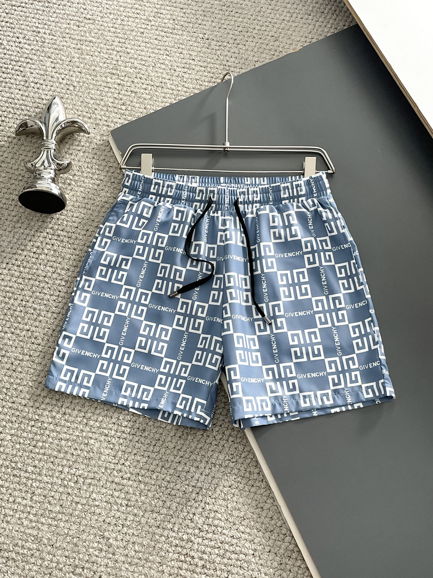 NO:937441,give/Givenchy 2026 spring and summer new products, complete with three standards: beach pants and shorts. Good products need no introduction. Look at the details. Counter size M-XXXL,,givenchy,givenchy,shorts,19860909give/纪梵希 2026春夏新品上新 三标齐全 沙滩裤 短裤 好货不用过多介绍 看细节 专柜码数M-XXXL,,givenchy,givenchy,shorts,,Men's clothing