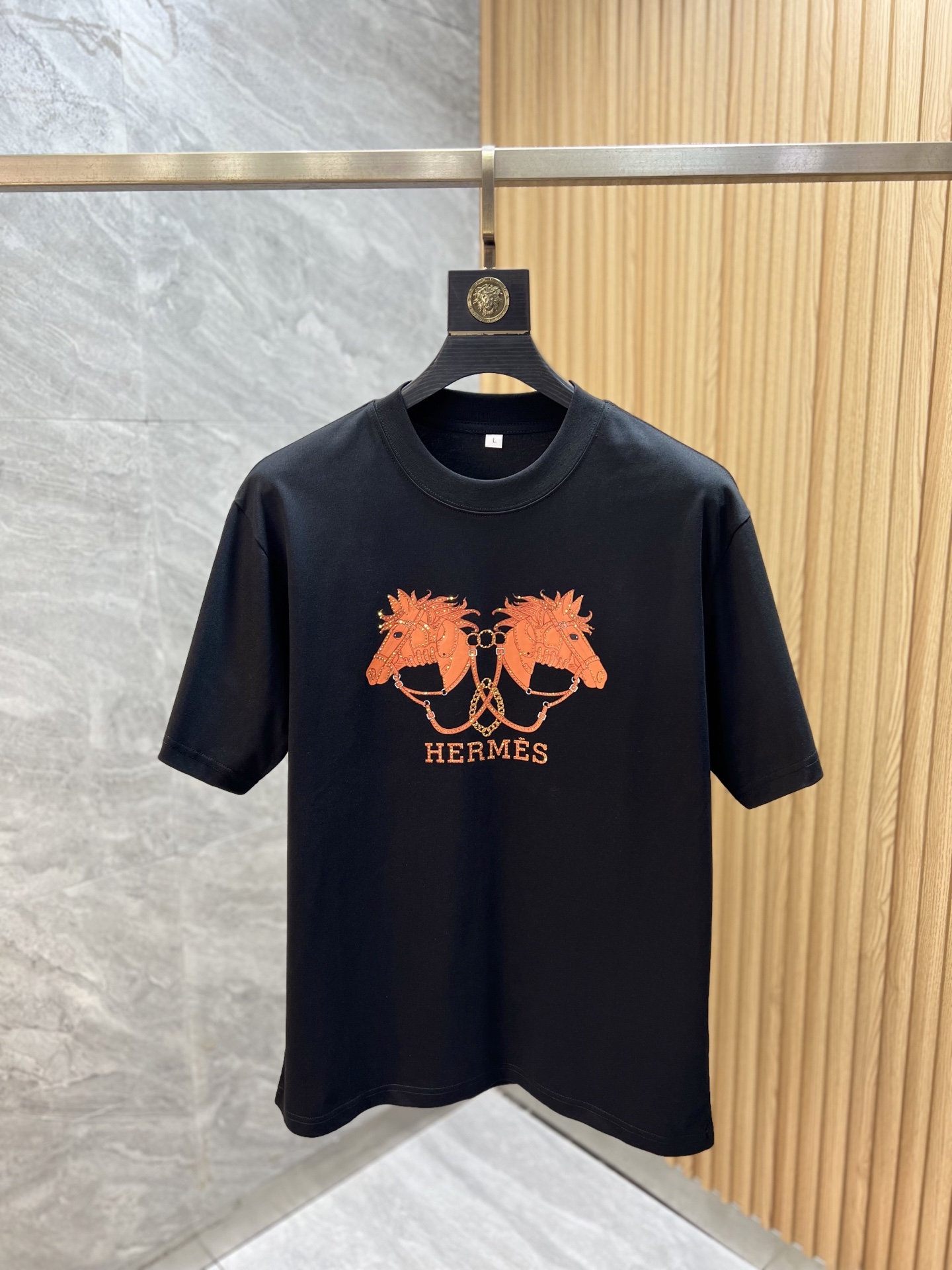 NO:948949,Hermes/Hermès 2026 spring and summer new products, complete with three standards, round neck pure cotton short-sleeved T-shirt, good product without too much introduction, look at the details, counter size M-XXXL / upper body recommendation L,, hermes, hermes, T-shirt, tees, t-shirt,19860909Hermes/爱马仕 2026春夏新品 三标齐全 圆领纯棉短袖T恤 好货不用过多介绍 看细节 专柜码数M-XXXL /上身建议L,,hermes,hermes,T-shirt,tees，t-shirt,,Men's clothing