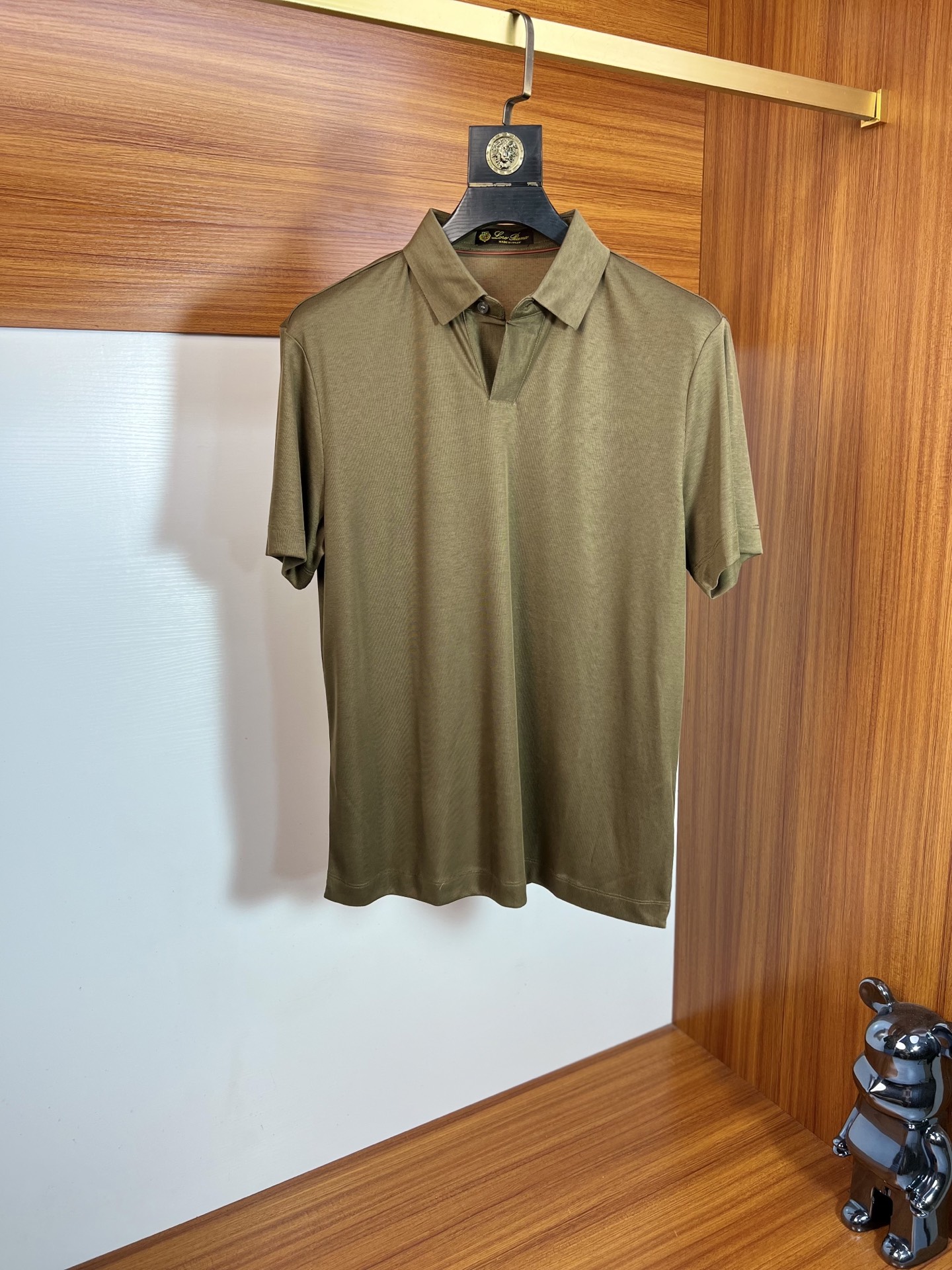 NO:948904,LP 1956 spring and summer new product, complete with three labels, lapel short-sleeved T-shirt, good product, no need to introduce too much, look at the details, counter size M-XXXL / upper body recommended L,, loro piana, T-shirt, tees, t-shirt,19860909LP 1956春夏新品 三标齐全 翻领短袖T恤 好货不用过多介绍 看细节 专柜码数M-XXXL /上身建议L,,loro piana,T-shirt,tees，t-shirt,,Men's clothing
