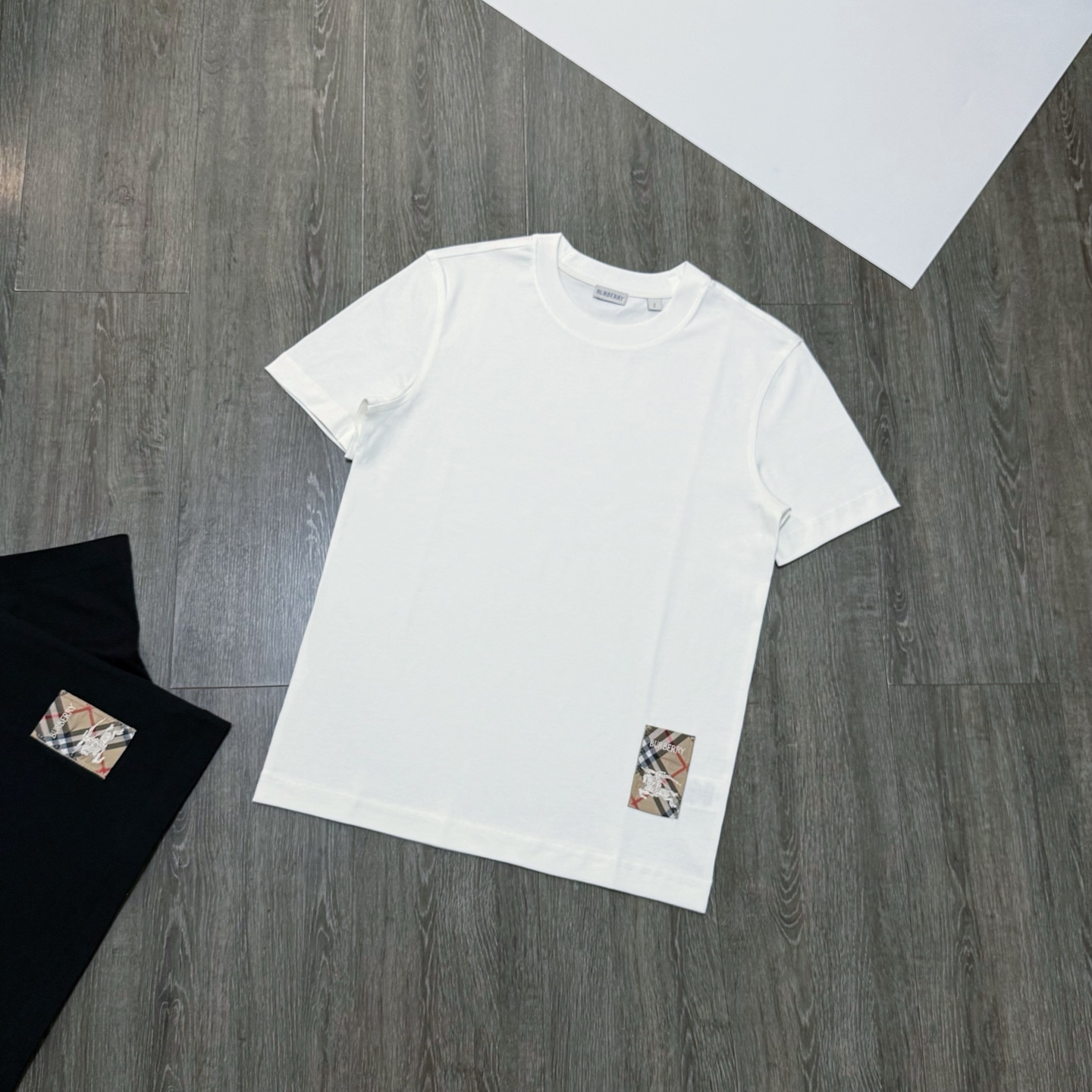 Burberry Slim Fit Crewneck T-Shirt with Check Patch Detail - Unisex Style 4 i1747054630724 8881 0 2