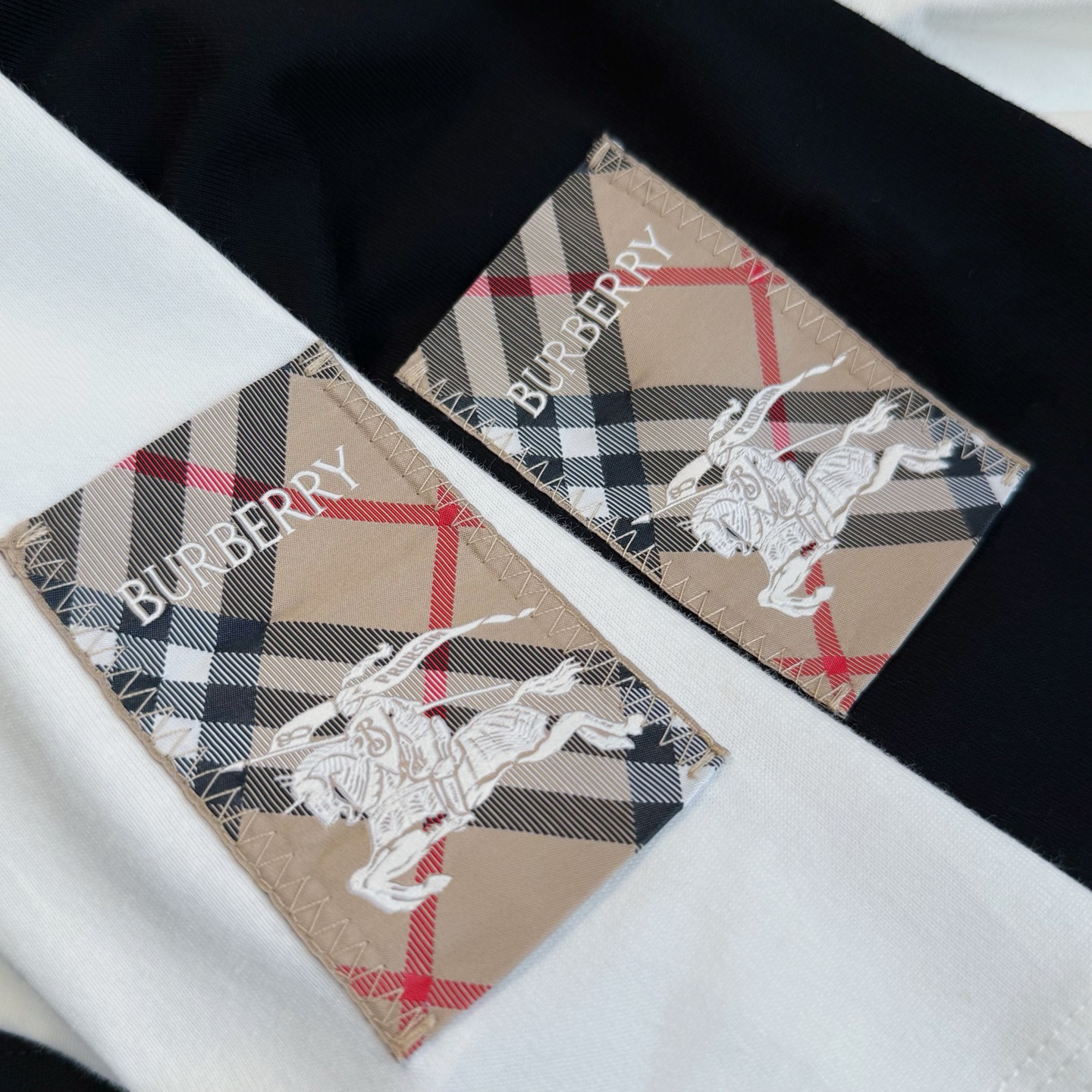 Burberry Slim Fit Crewneck T-Shirt with Check Patch Detail - Unisex Style 8 i1747054630749 9108 0 6