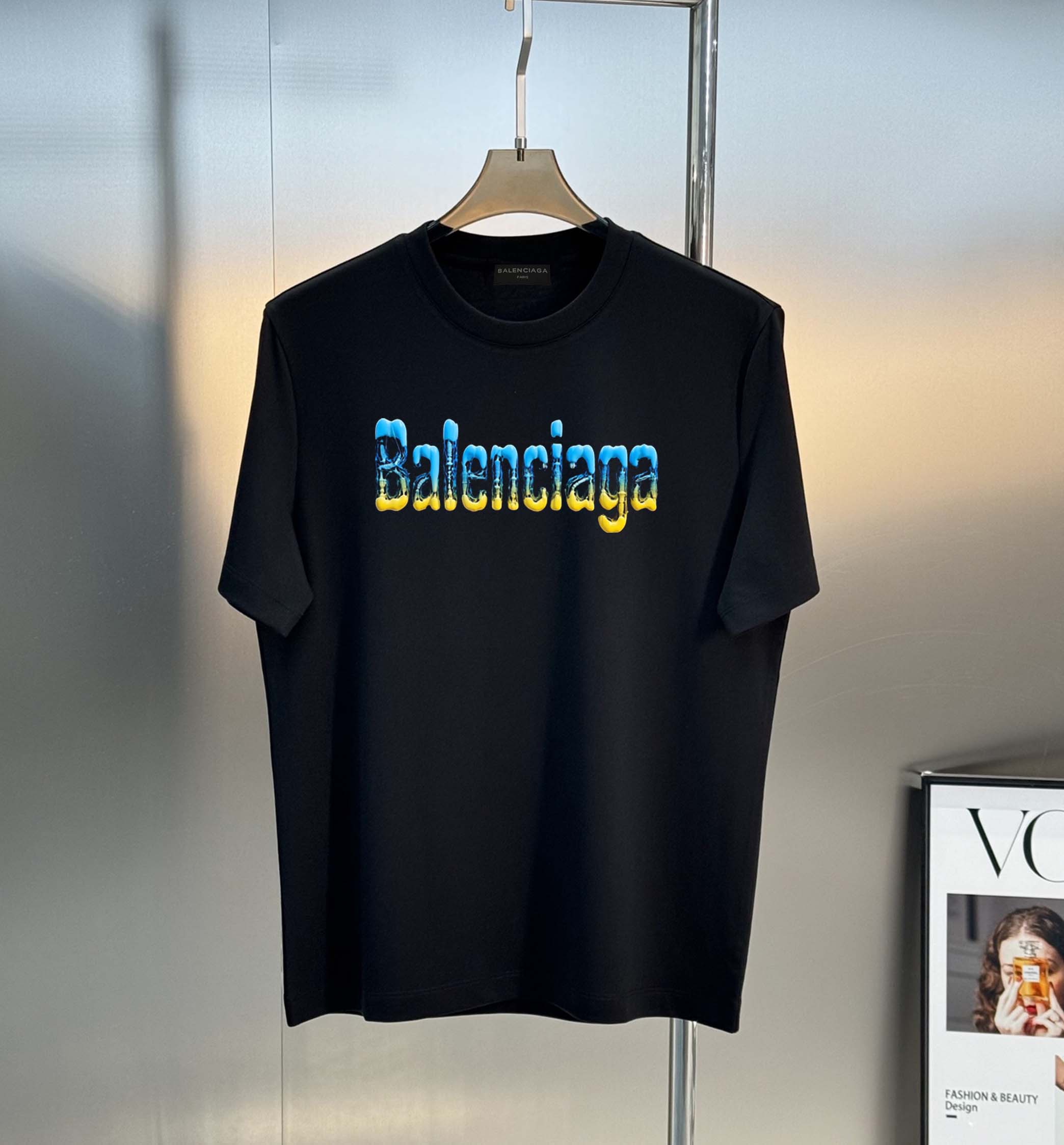 P75 Balenciaga 🌟 nueva colección de verano🎽 actualizada a tela Solona 250g, ¡super suave y agradable al tacto! Logoti…