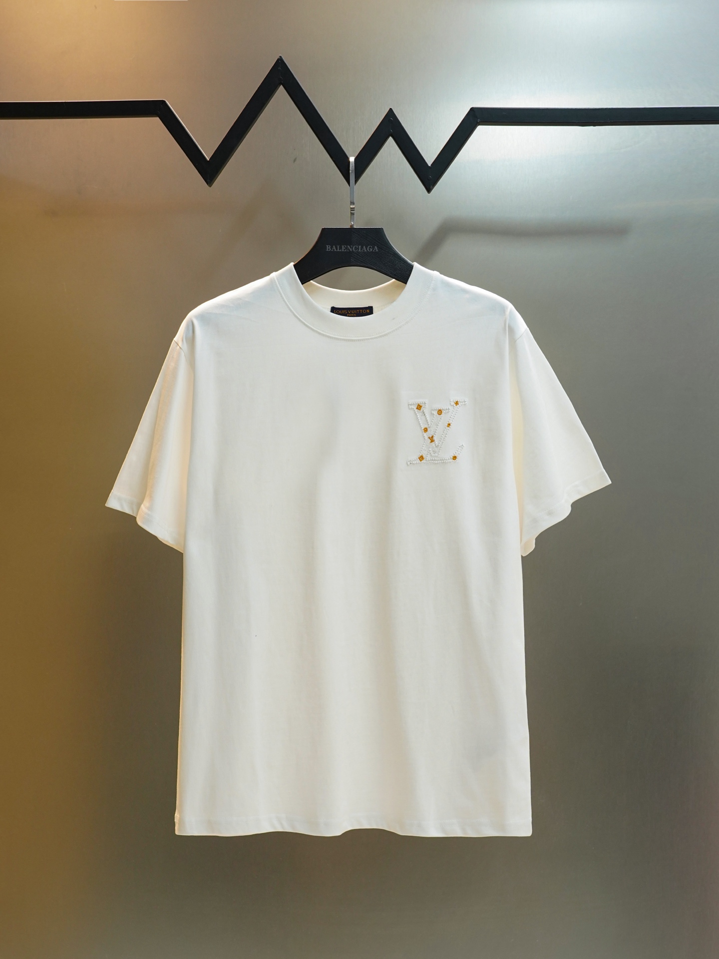 P75 N.º de modelo JW0151 Louis Vuitton Camiseta de manga corta con cuello redondo y bordado de alta gama. Tejido: 280g …