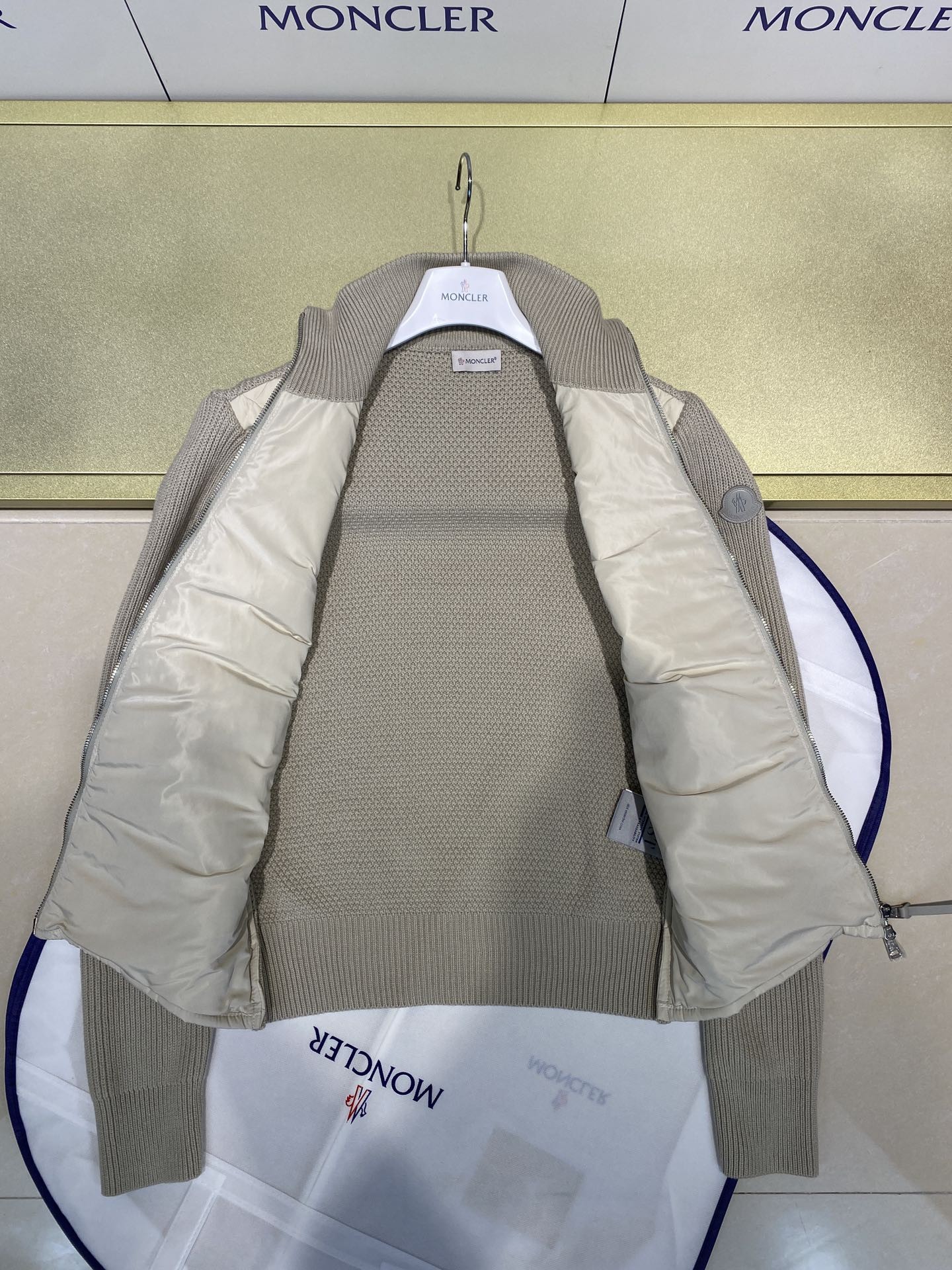 モンクレール 立襟羽織 ニットダウンジャケット 男女兼用