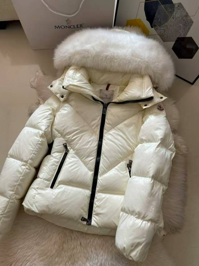 MONCLER Calac レディース短款羽織り V字連帽 デザイン