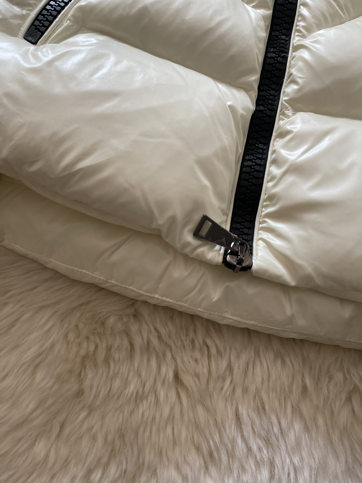 MONCLER Calac レディース短款羽織り V字連帽 デザイン