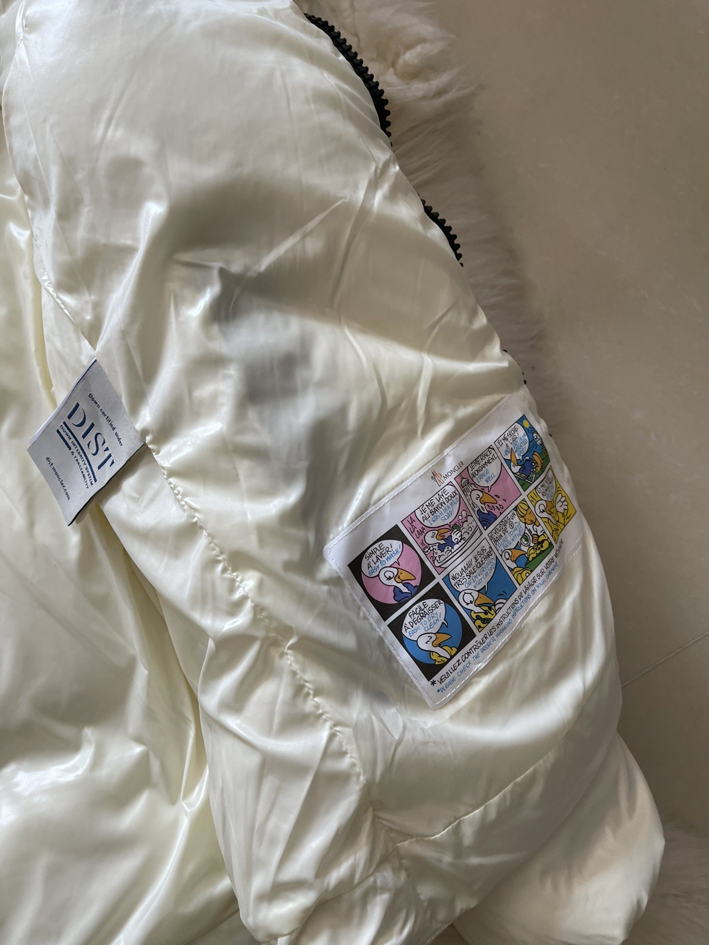 MONCLER Calac レディース短款羽織り V字連帽 デザイン