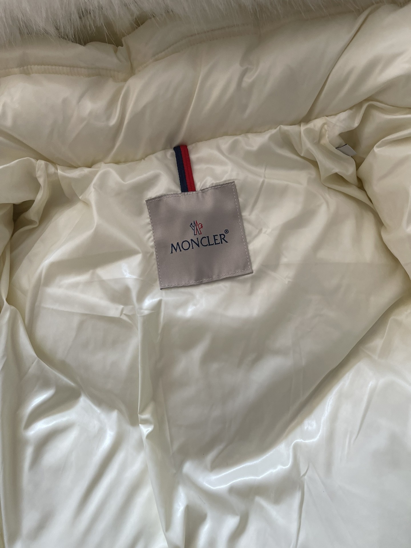 MONCLER Calac レディース短款羽織り V字連帽 デザイン