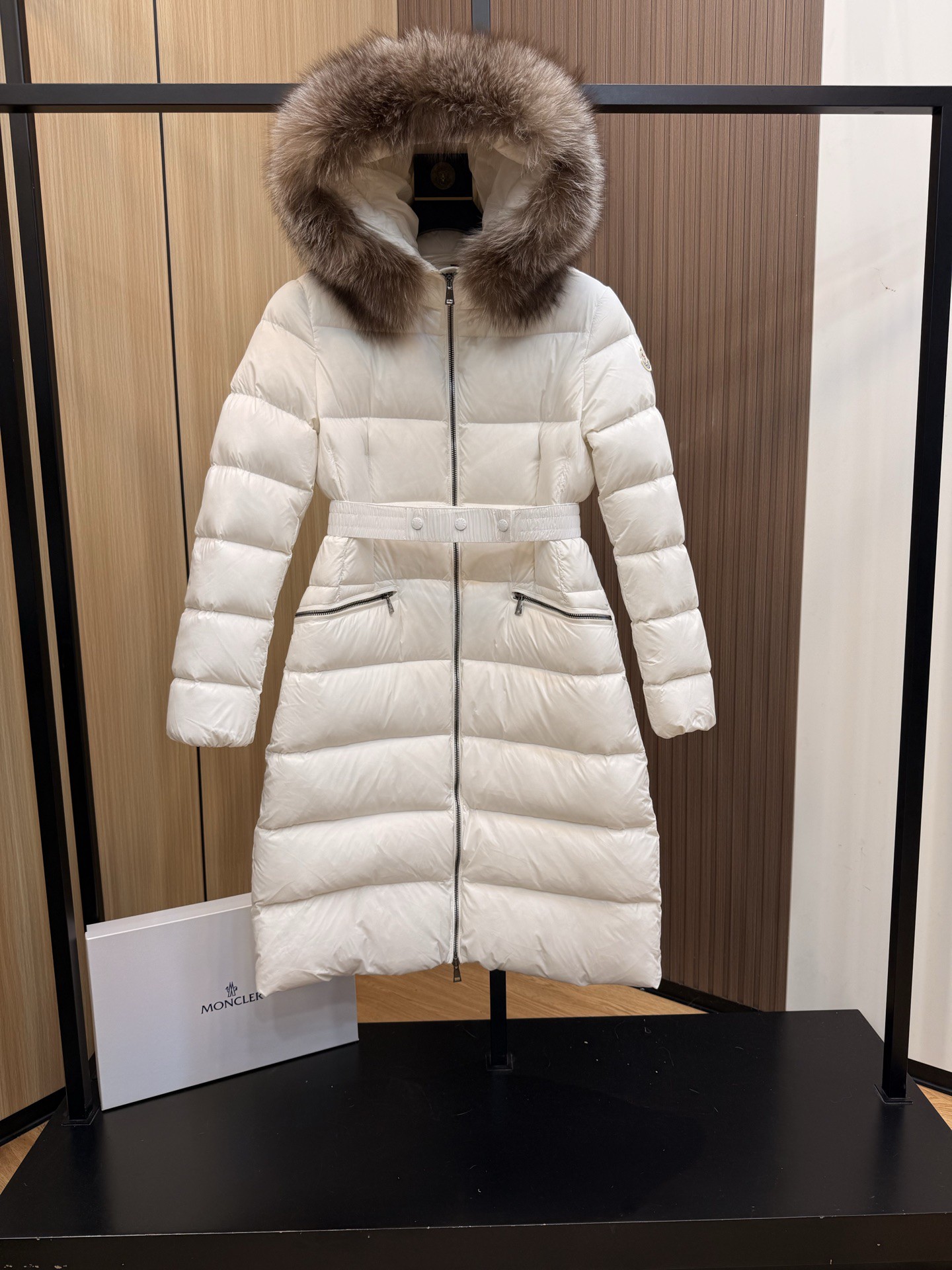 Empaque. Chaqueta de plumón de longitud media para mujer de la marca M, con cuello de zorro 🦊 extra grande, cinturón e…