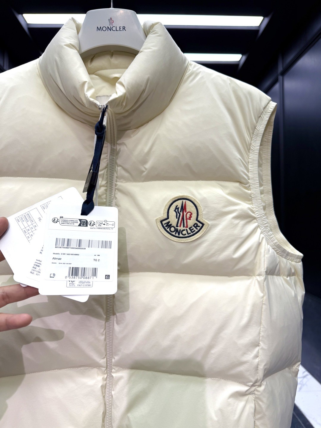 Moncler Almaz 大標羽绒マ vest - 秋冬向けの軽奢ファッション