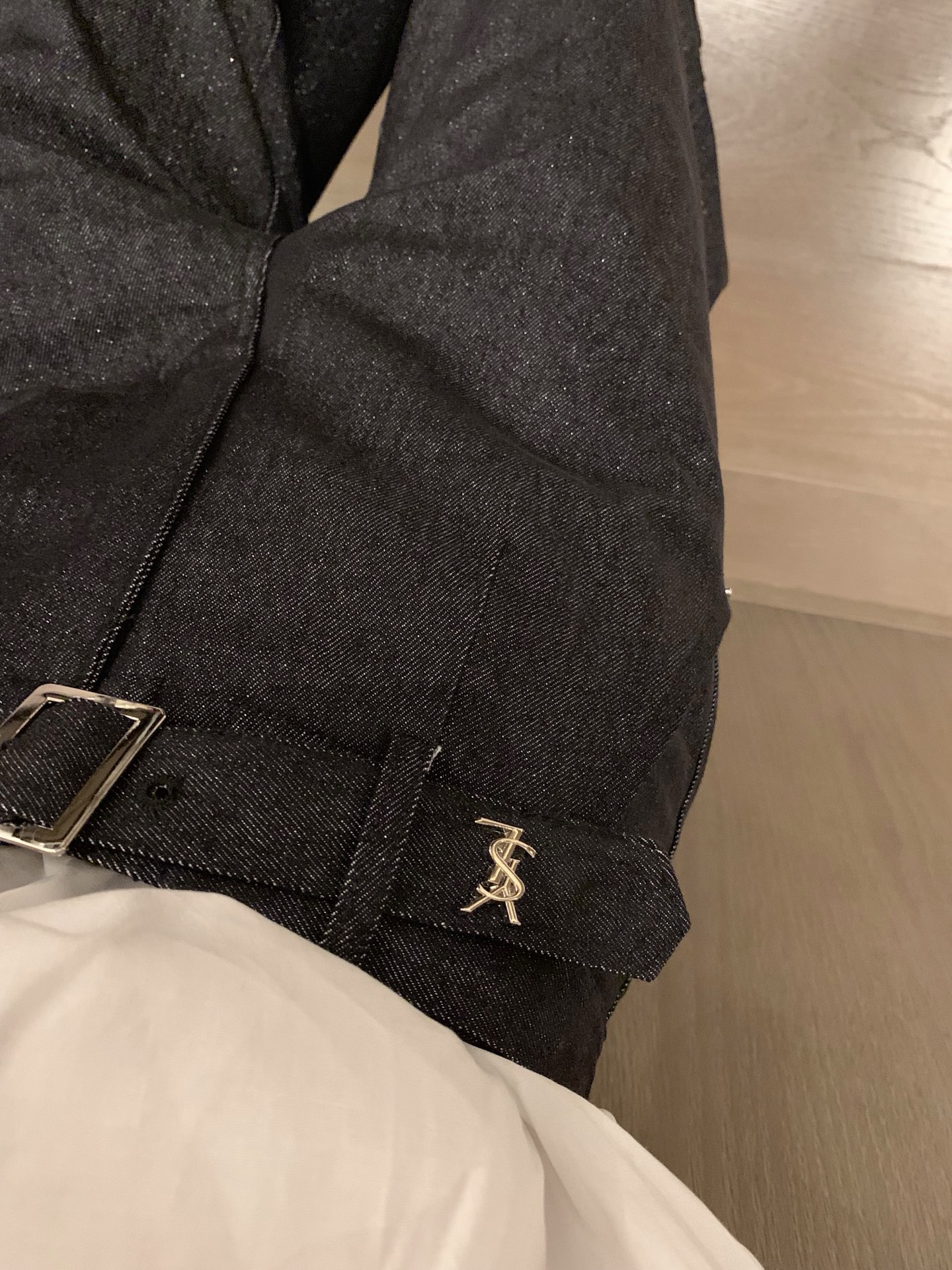 Yves Saint Laurent Straight-Leg Jeans with Silver Logo - Slimming Fit 5 i1755081530959 7536 0 4