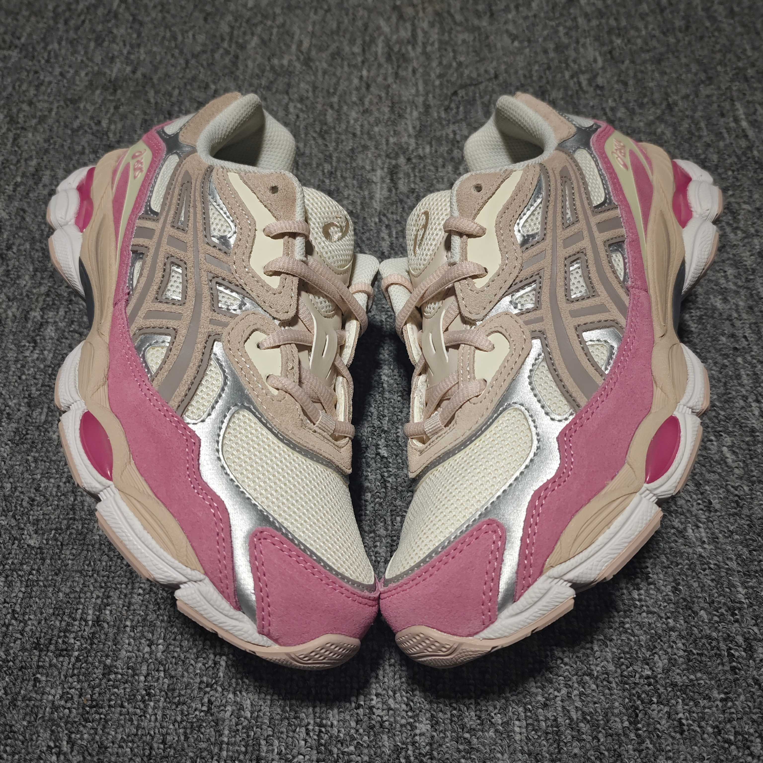  纯原 Asics 亚瑟士 GEL-NYC 低帮运动休闲跑步鞋 1203A383-104 高端零售专供品