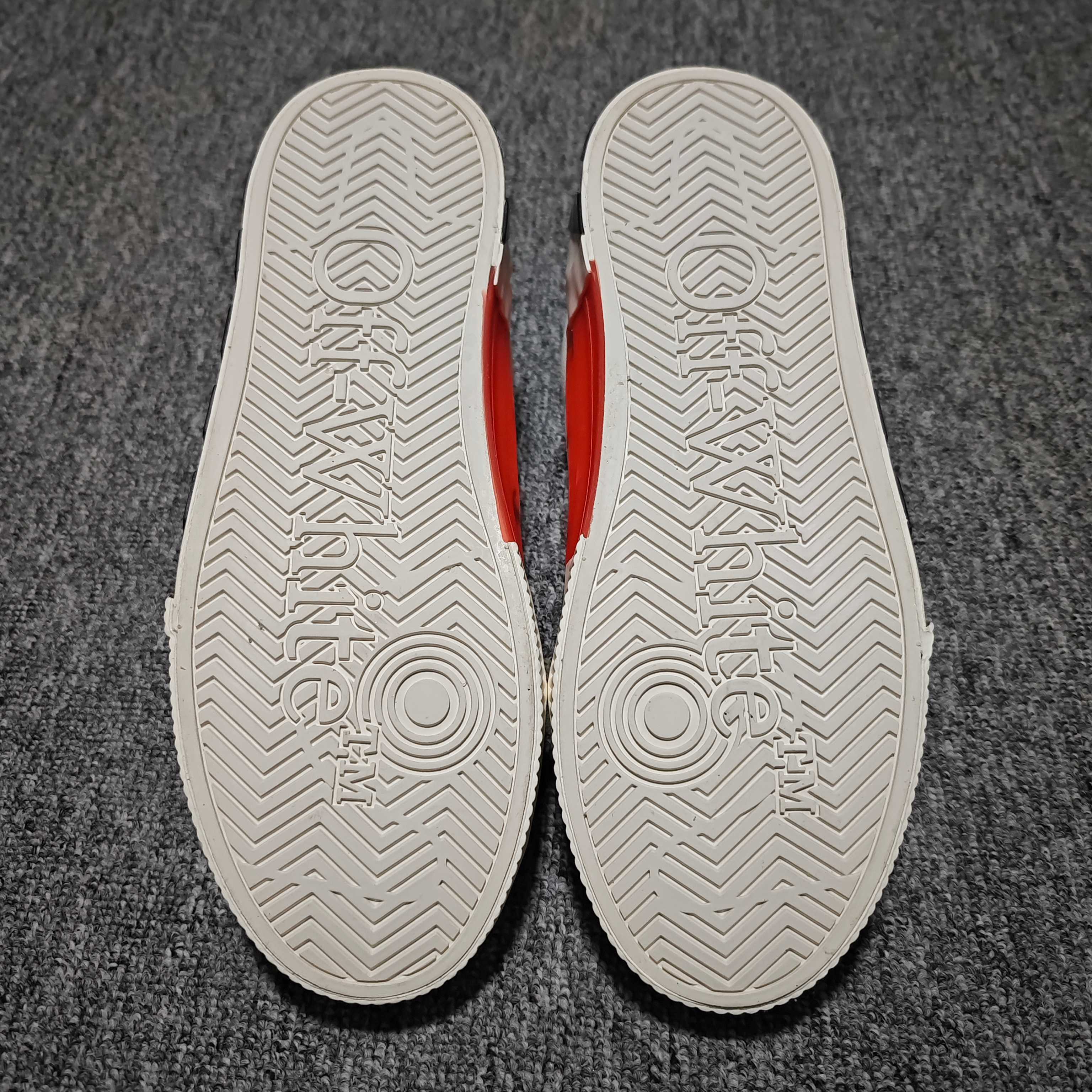  Off-White c/o Virgil Abloh Vulc Low Top 箭头低帮硫化帆布板鞋 