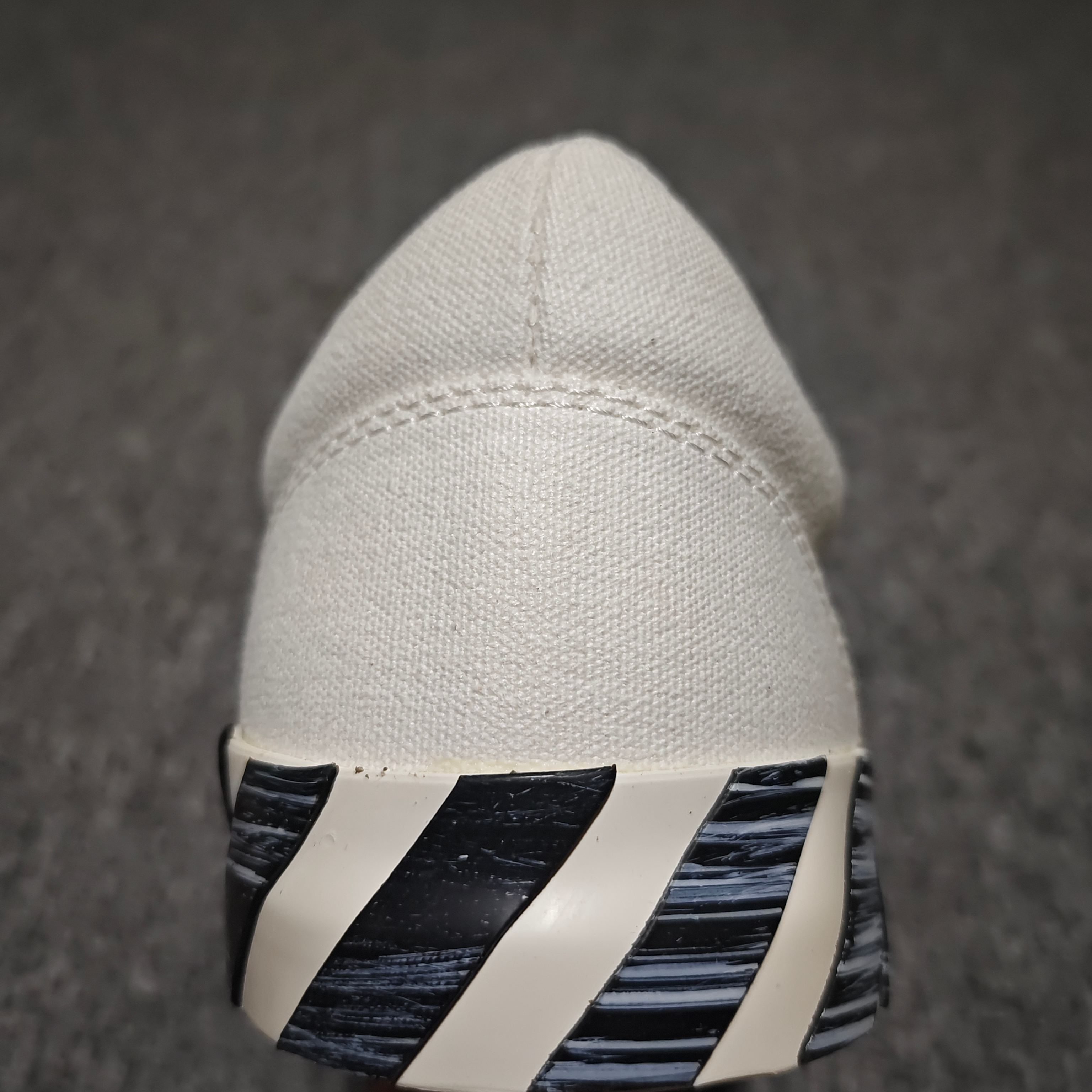  Off-White c/o Virgil Abloh Vulc Low Top 箭头低帮硫化帆布板鞋 