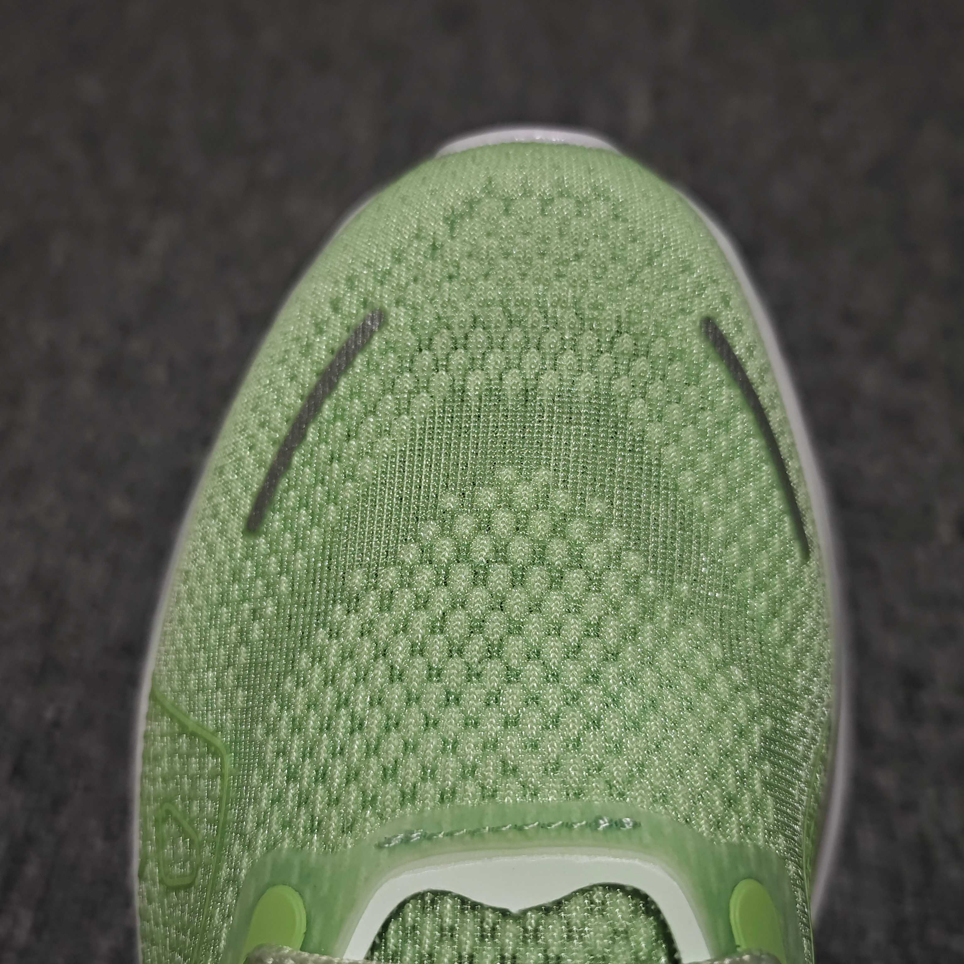  NK Pegasus Premium 双气垫网面跑步鞋 FN8453-023 尺码：36-45 无半码