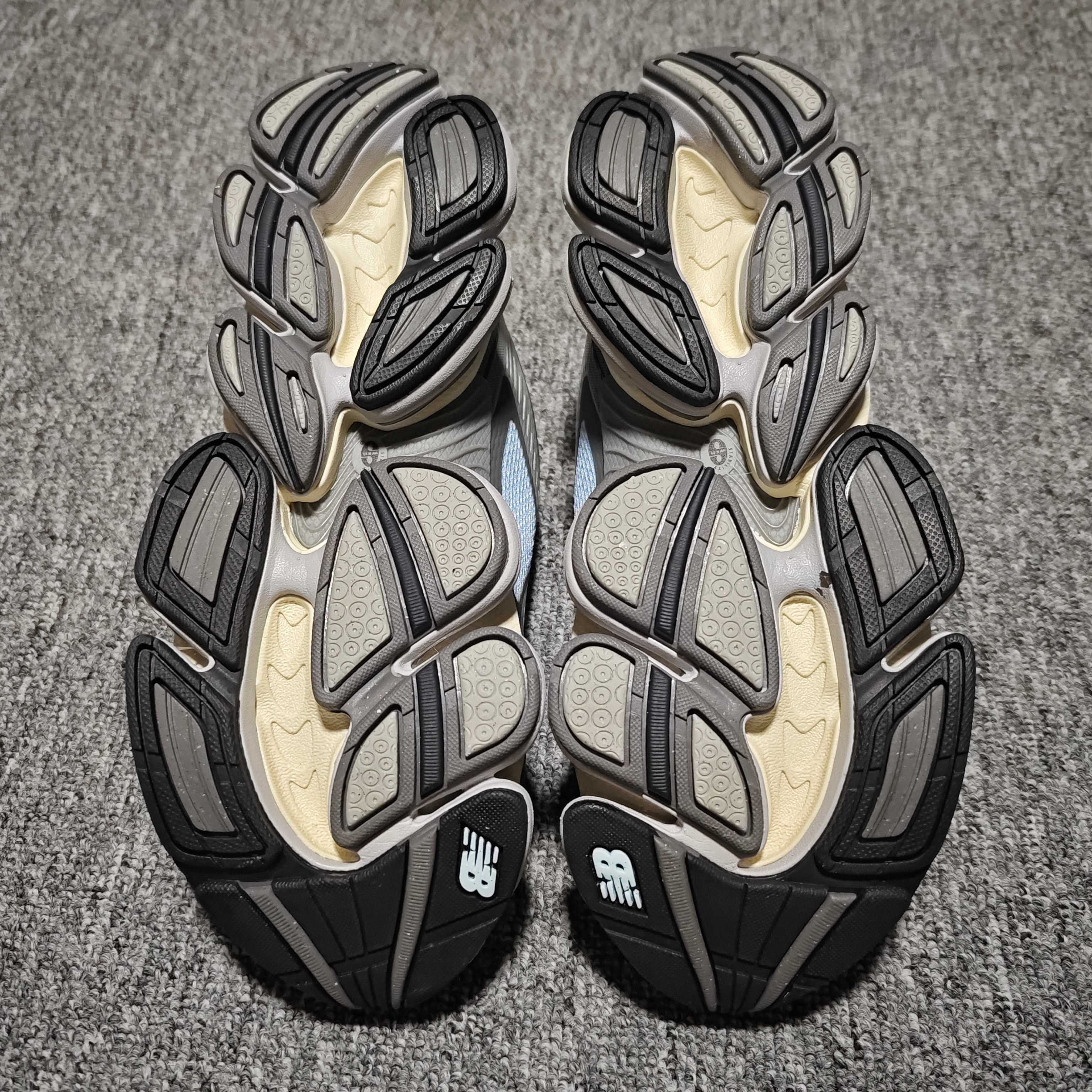  New Balance 新百伦 网面休闲鞋 U2000BA 新版本出货 尺码 ：36 37 37.5 