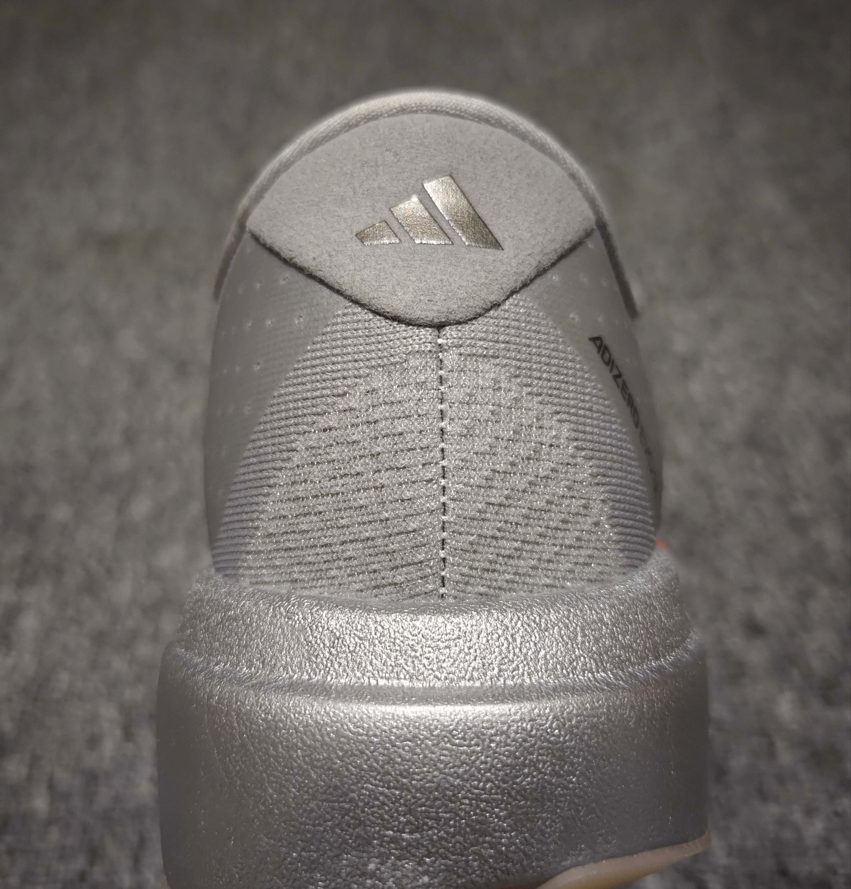  AD 阿迪 Adizero EVO 低帮休闲跑步鞋 KI3381 尺码：36 36.5 37 38 3