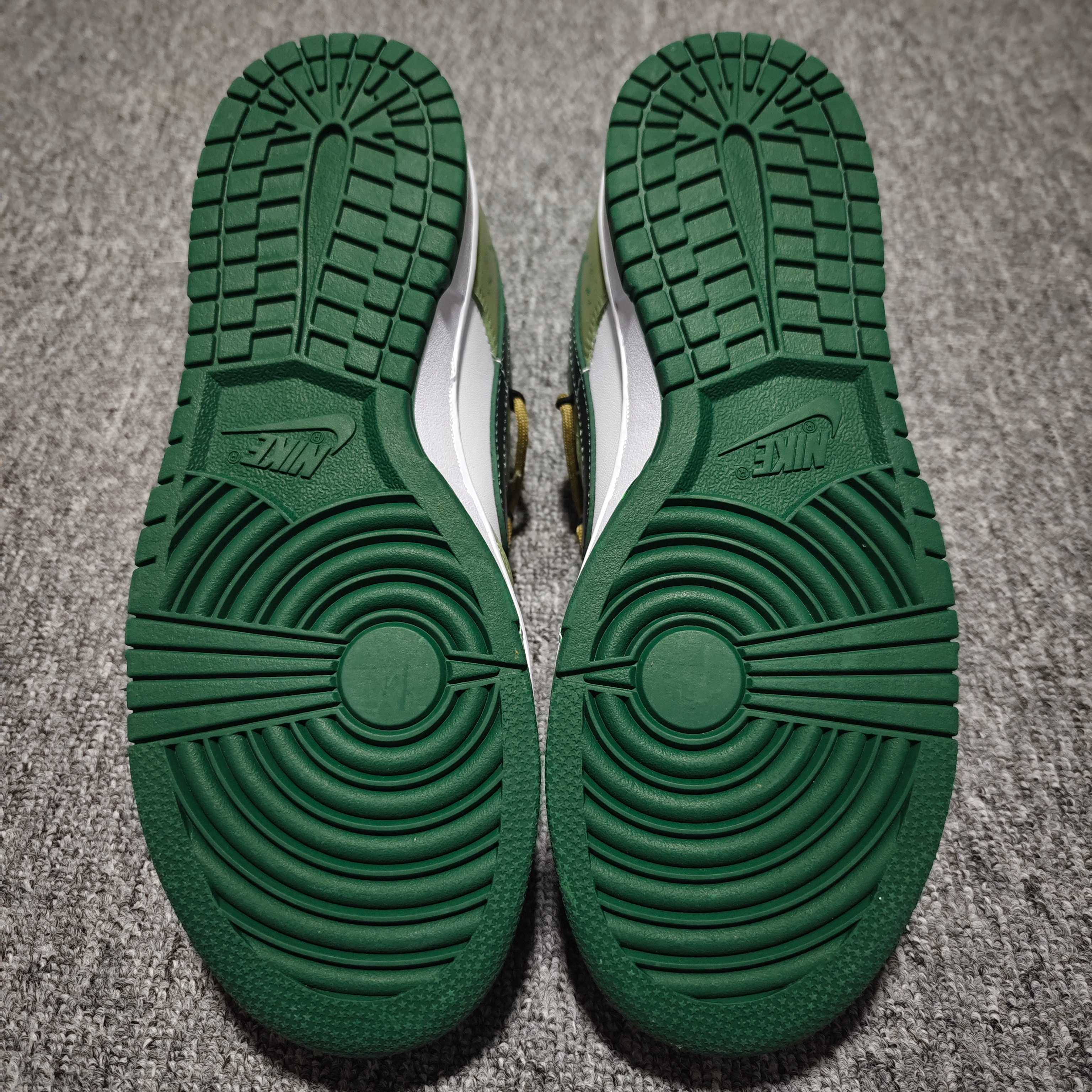  NK Dunk Low 客制款 低帮休闲板鞋 DD1391-101 尺码：40 40.5 41 42 