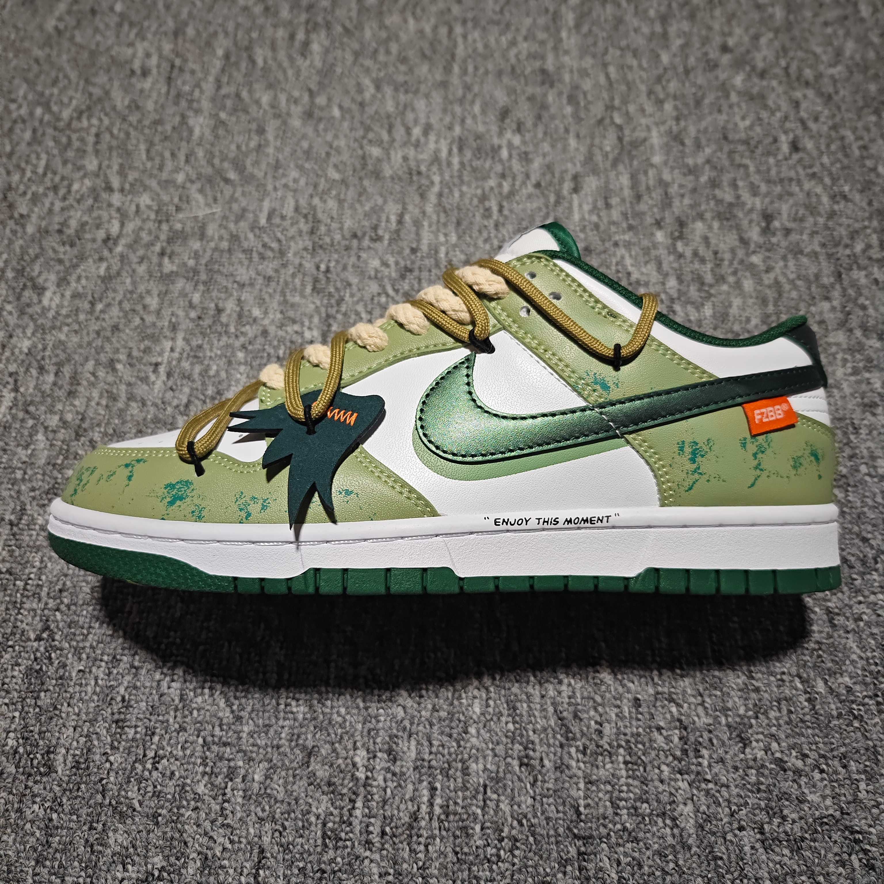  NK Dunk Low 客制款 低帮休闲板鞋 DD1391-101 尺码：40 40.5 41 42 
