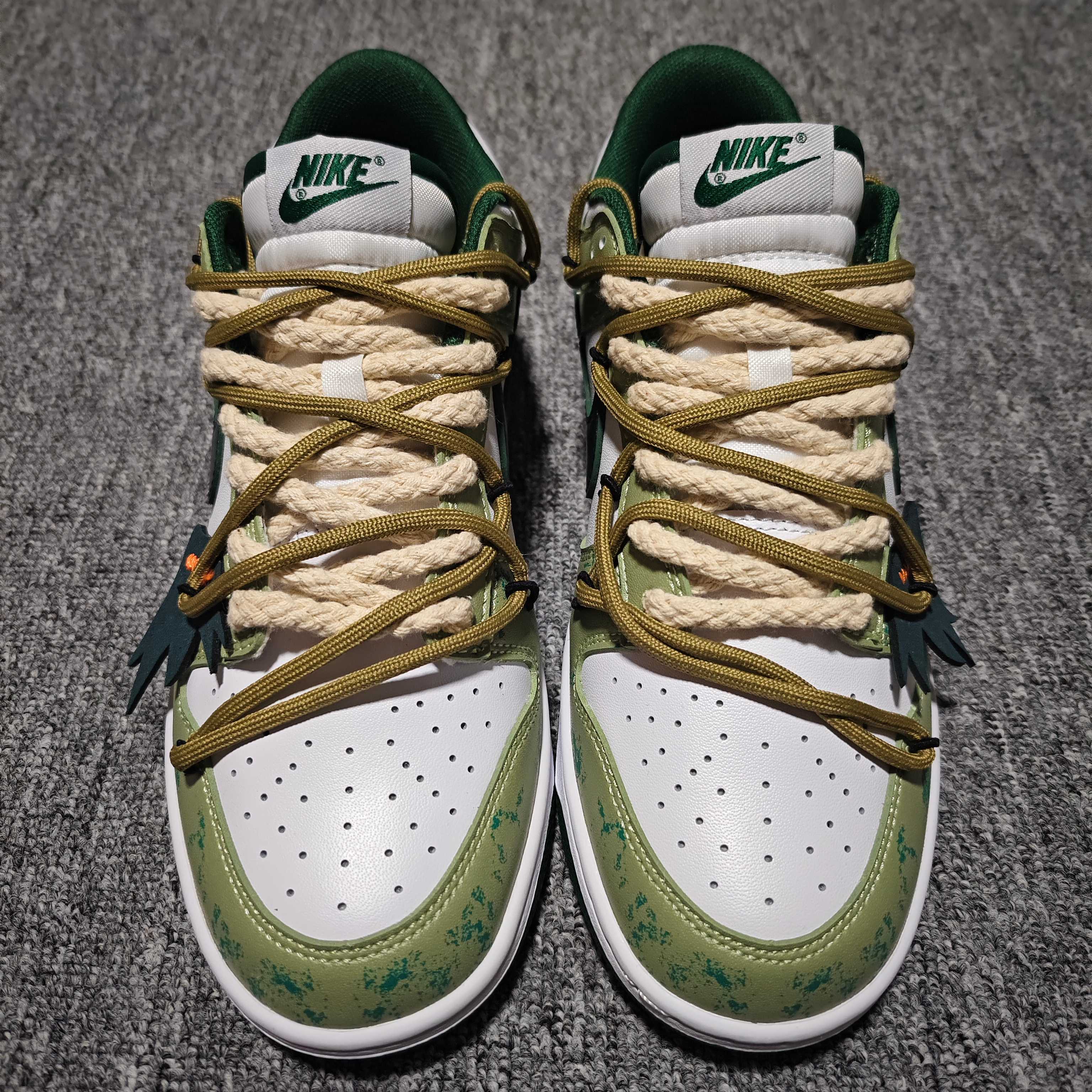  NK Dunk Low 客制款 低帮休闲板鞋 DD1391-101 尺码：40 40.5 41 42 