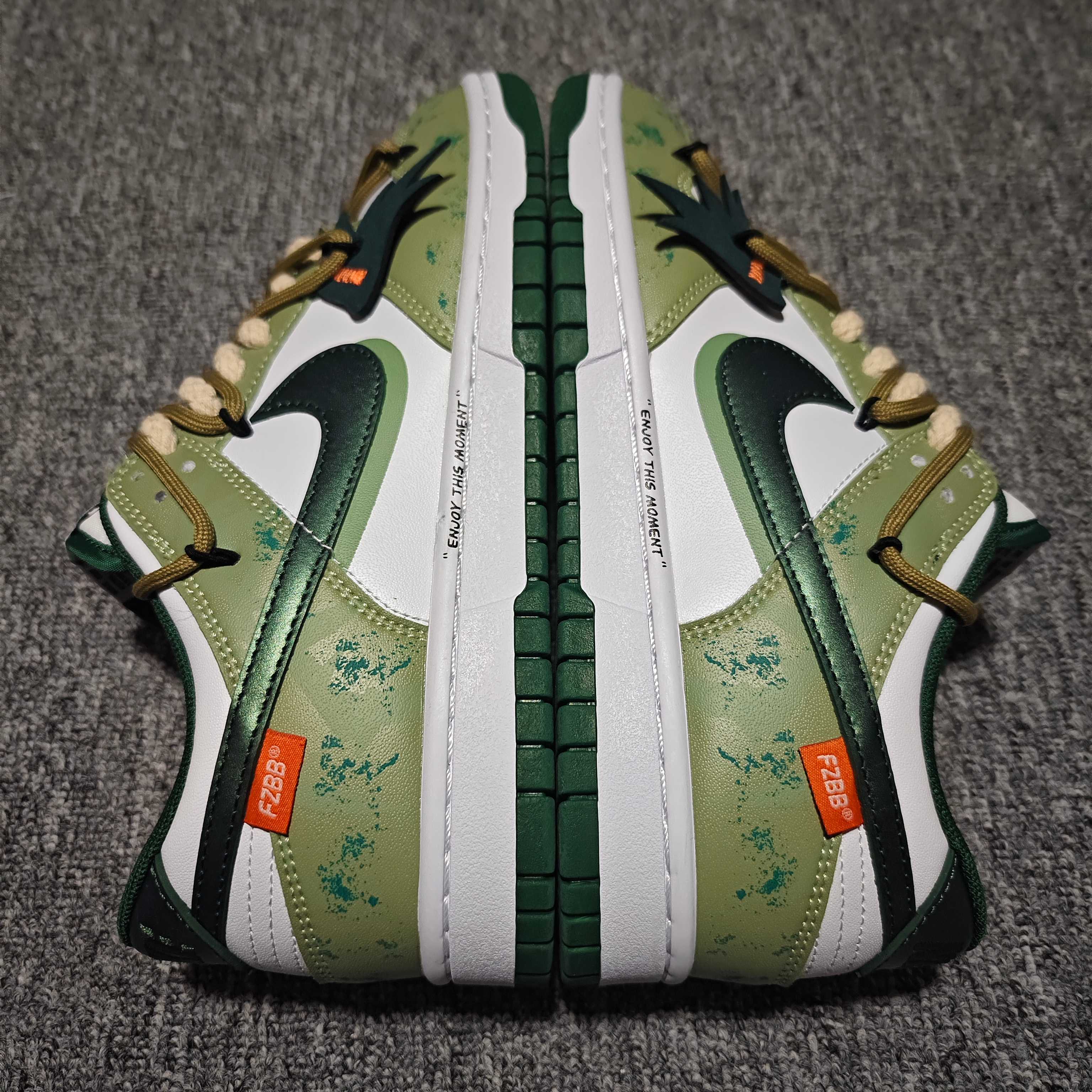  NK Dunk Low 客制款 低帮休闲板鞋 DD1391-101 尺码：40 40.5 41 42 