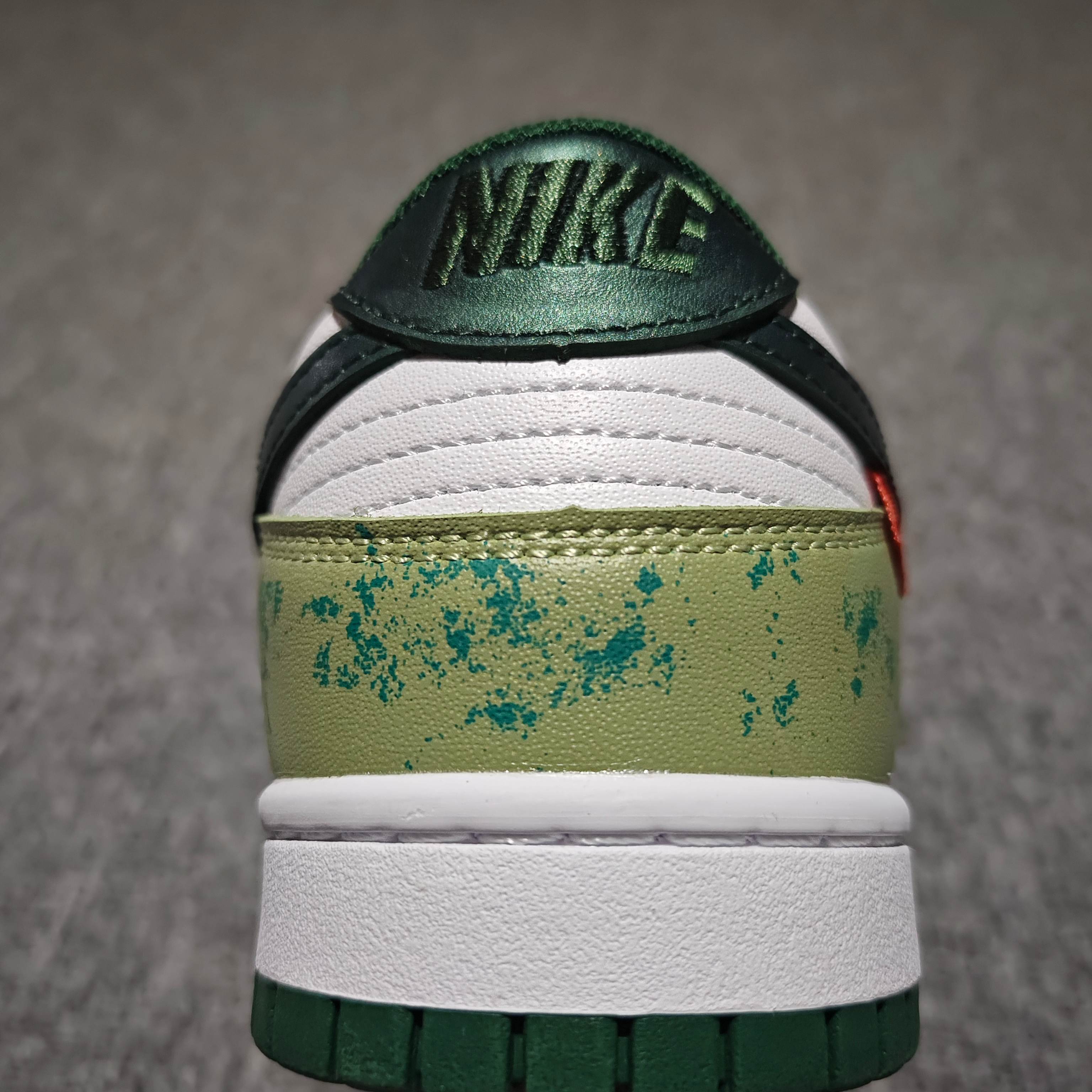  NK Dunk Low 客制款 低帮休闲板鞋 DD1391-101 尺码：40 40.5 41 42 