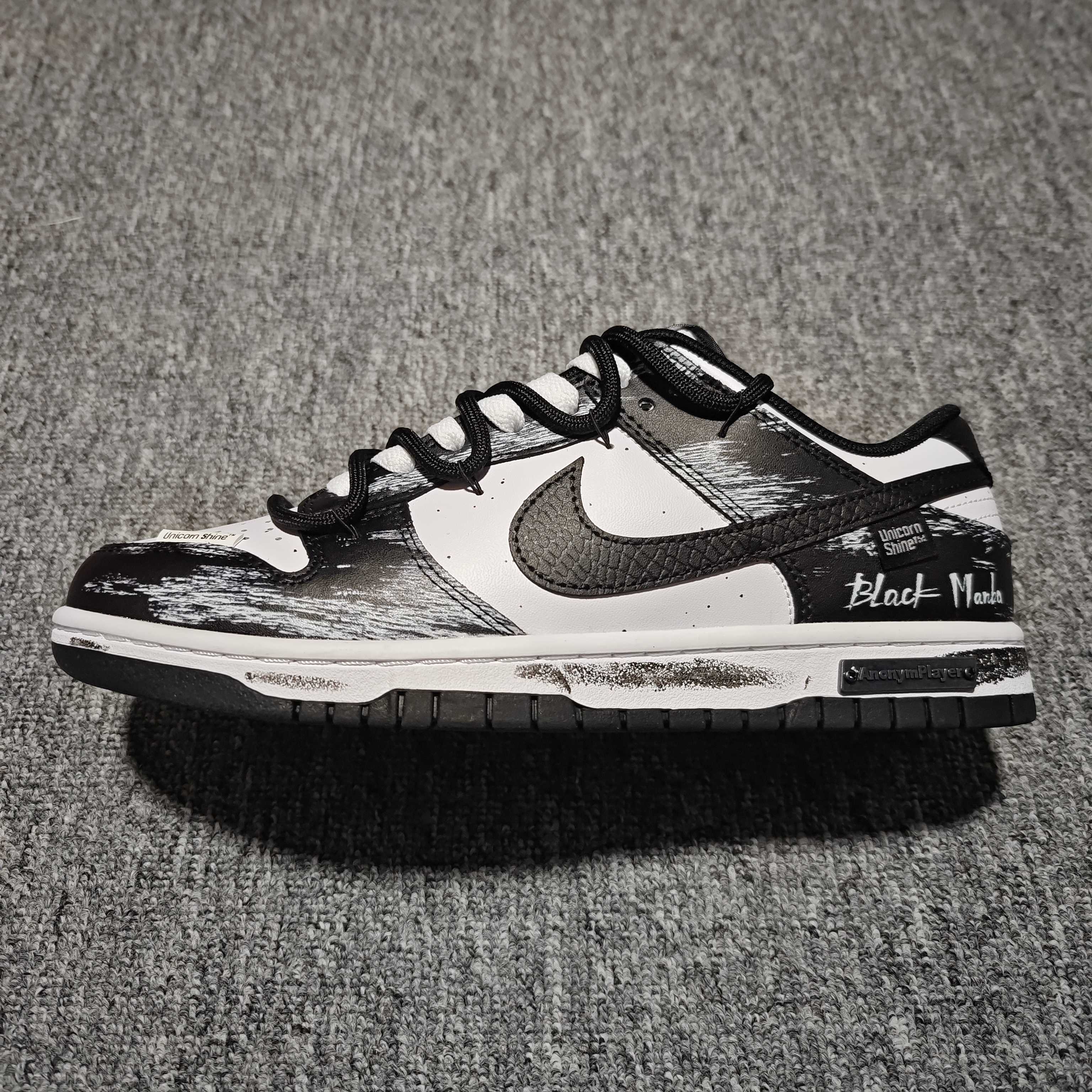  NK Dunk Low 客制款 低帮休闲板鞋 DD1391-100 尺码：40 40.5 41 42 