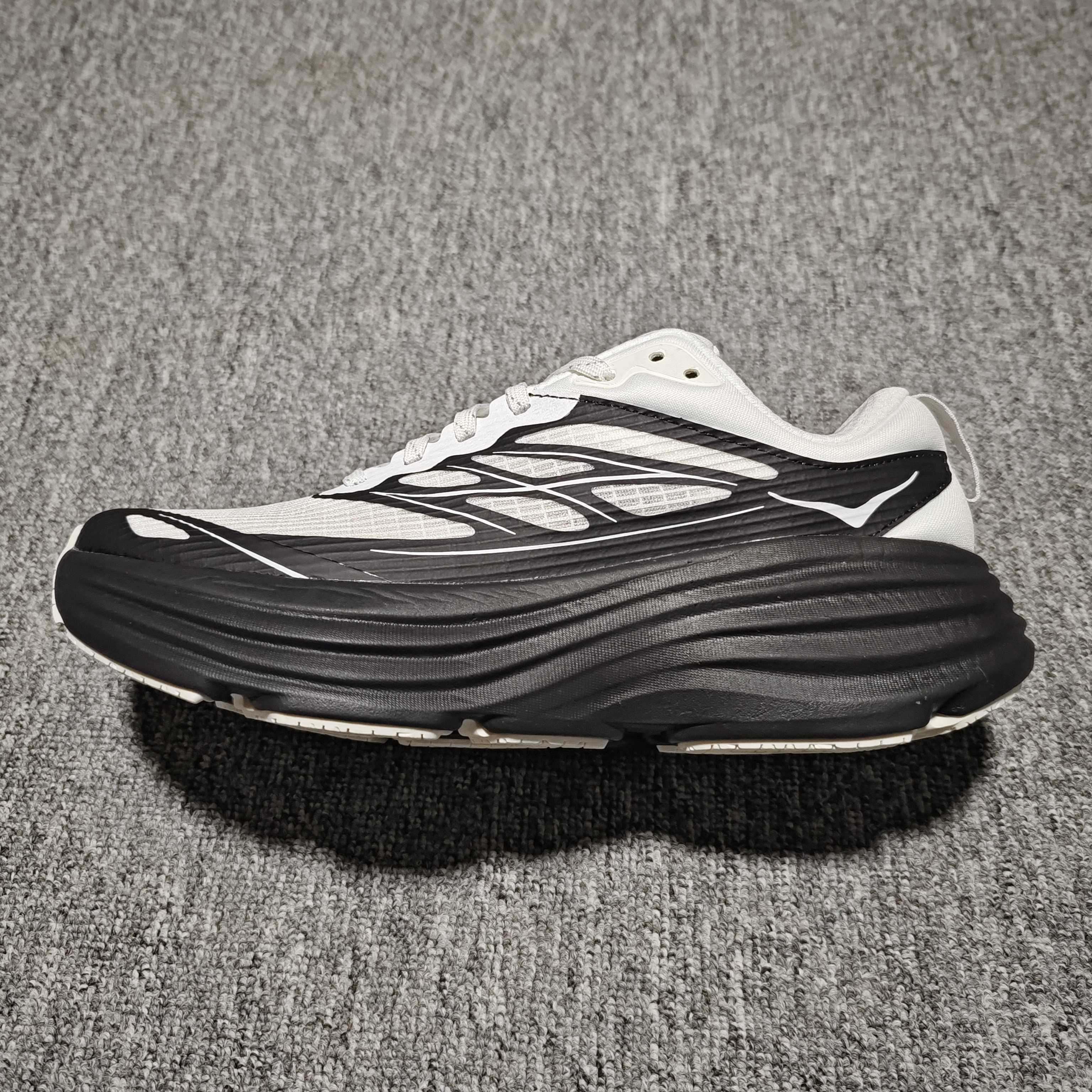  平台专供 Hoka Bondi 8 TS Caged 帮带8 网面透气跑步鞋  全新外贸订单出货 尺码
