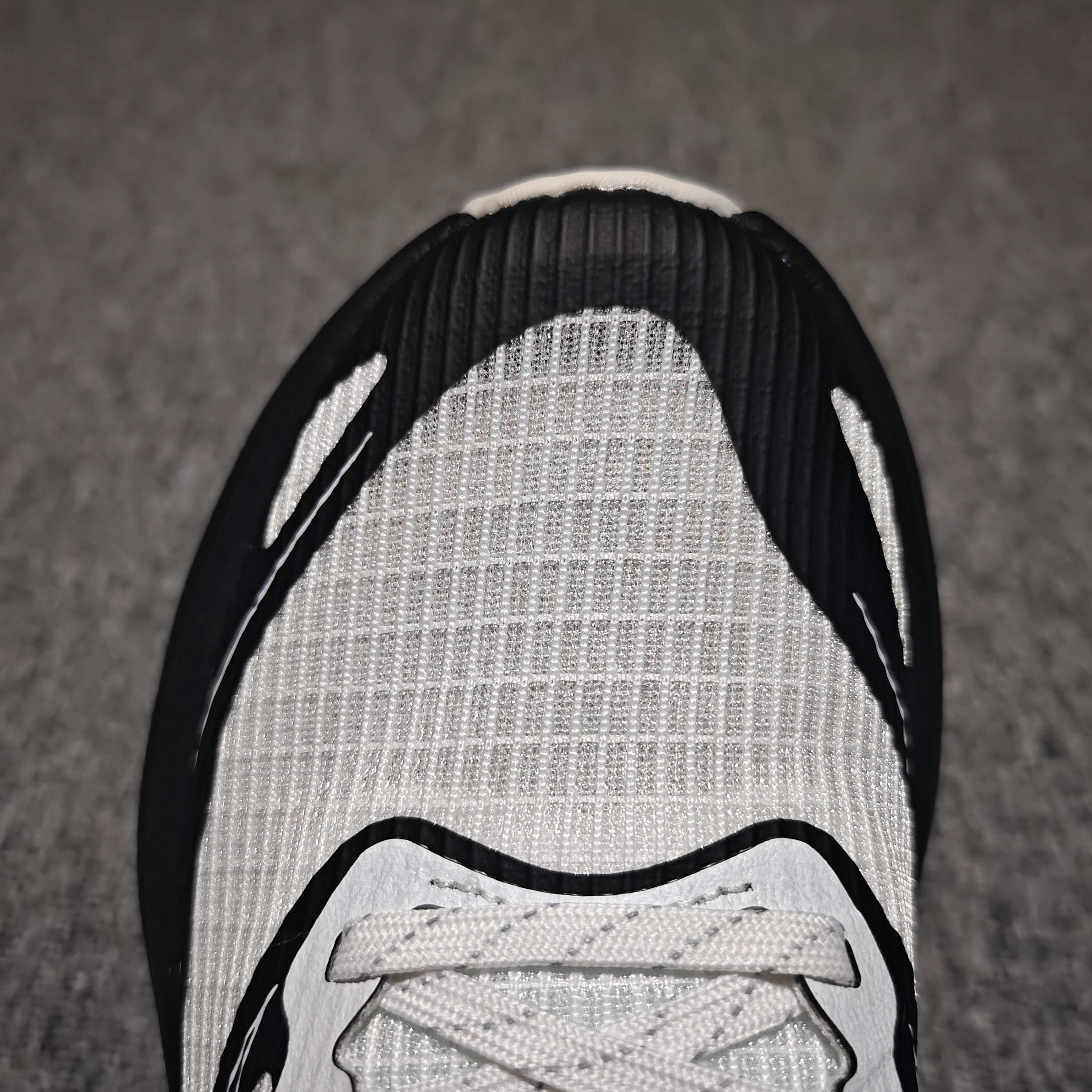  平台专供 Hoka Bondi 8 TS Caged 帮带8 网面透气跑步鞋  全新外贸订单出货 尺码