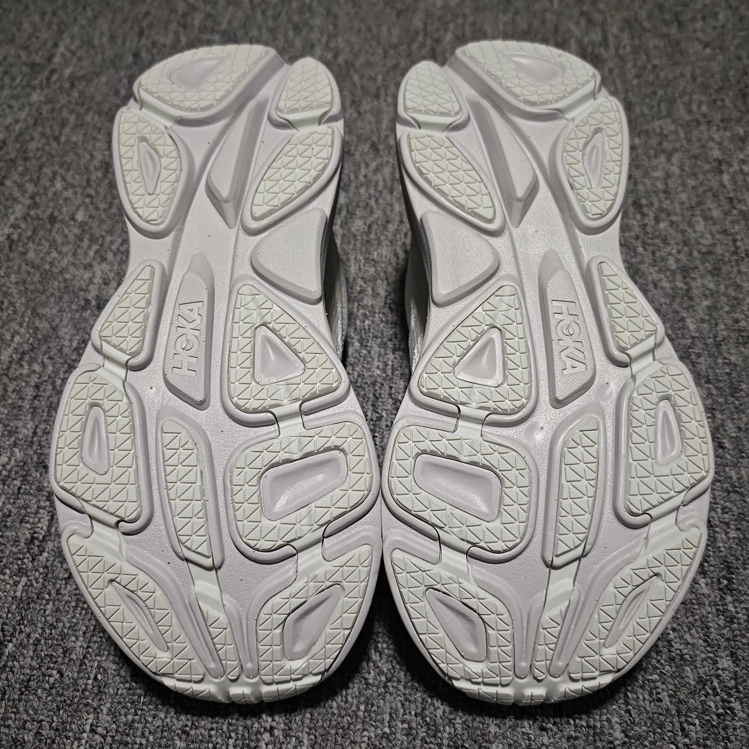  平台专供 Hoka Bondi 8 TS Caged 帮带8 网面透气跑步鞋  全新外贸订单出货 尺码