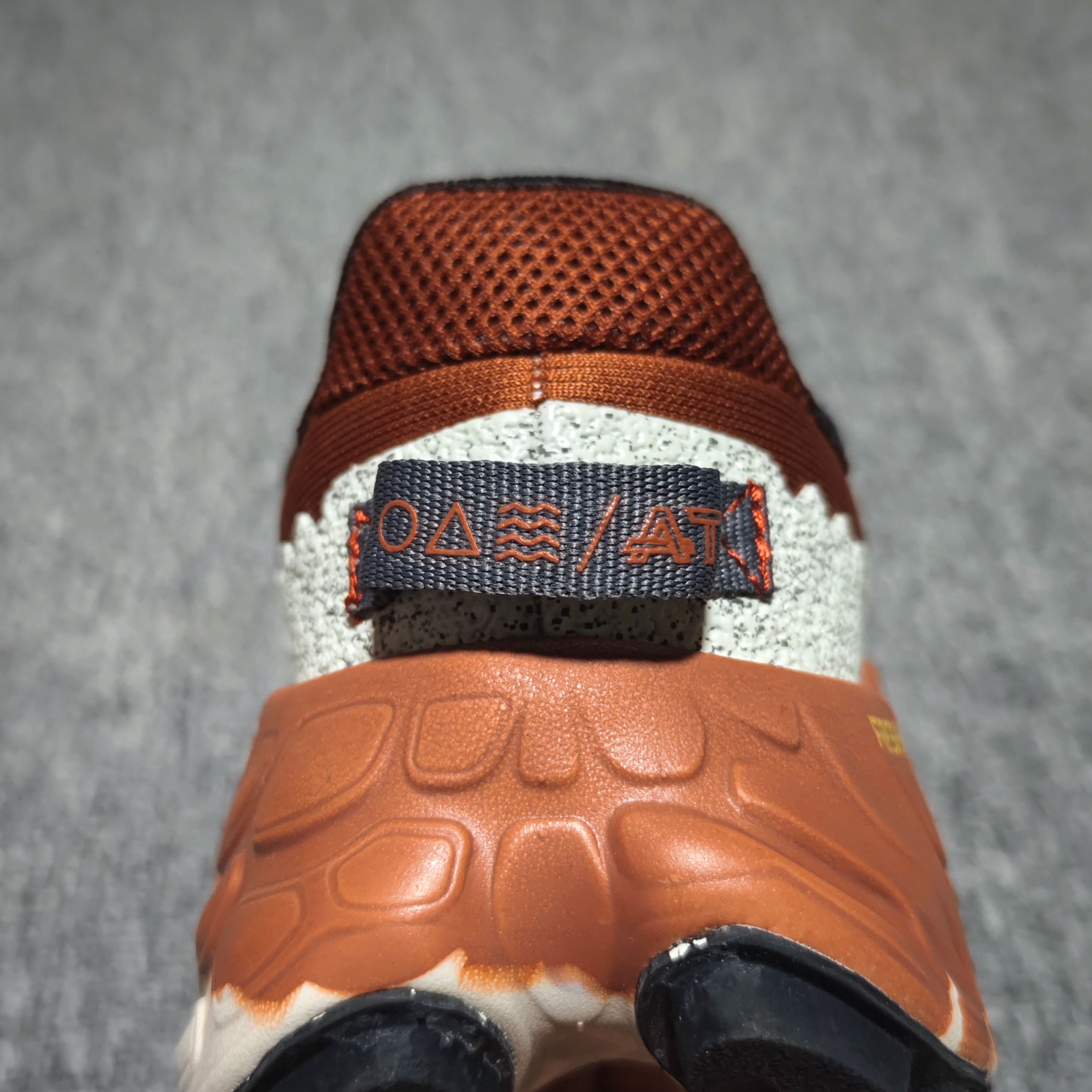  New Balance 新百伦 MTMORAR3 复古休闲跑步鞋 尺码：36 37 37.5 38 3